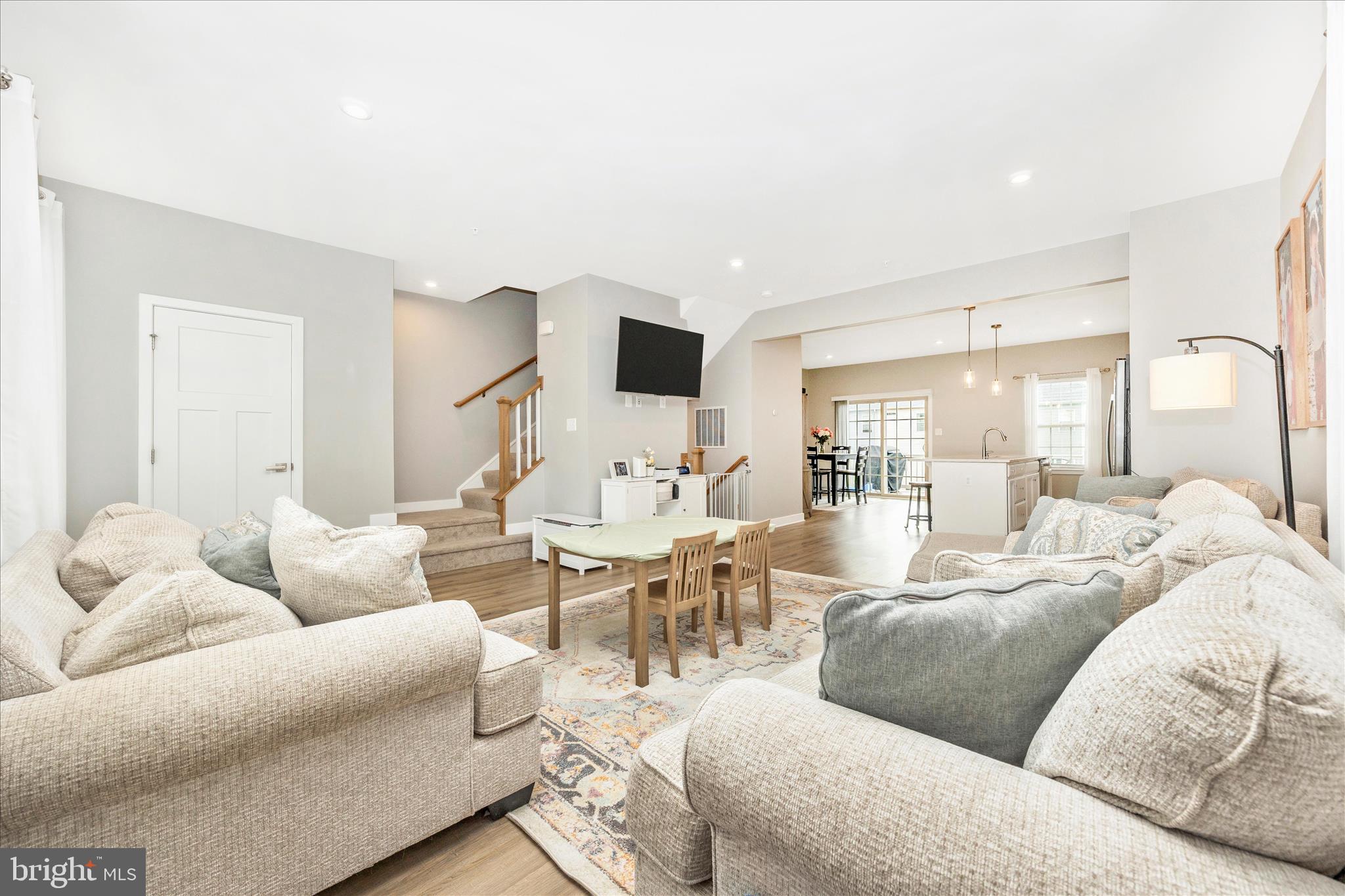 LAKE LINGANORE - Residential