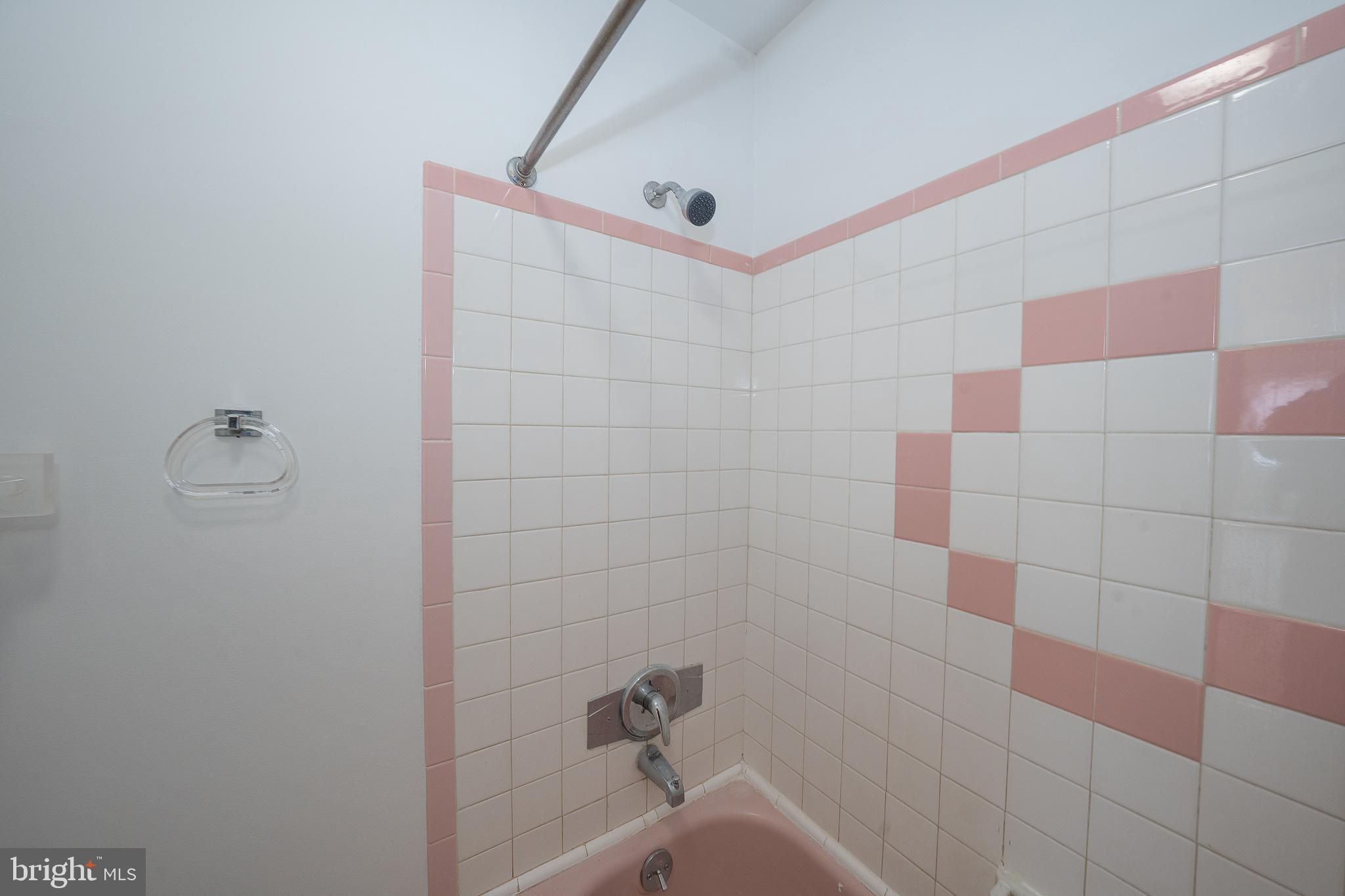 EXECUTIVE ESTATES - Residential