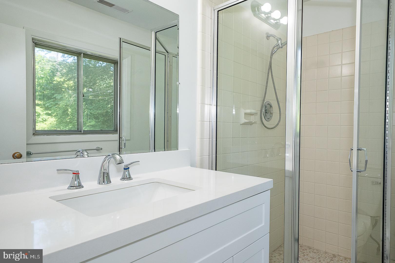 EXECUTIVE ESTATES - Residential