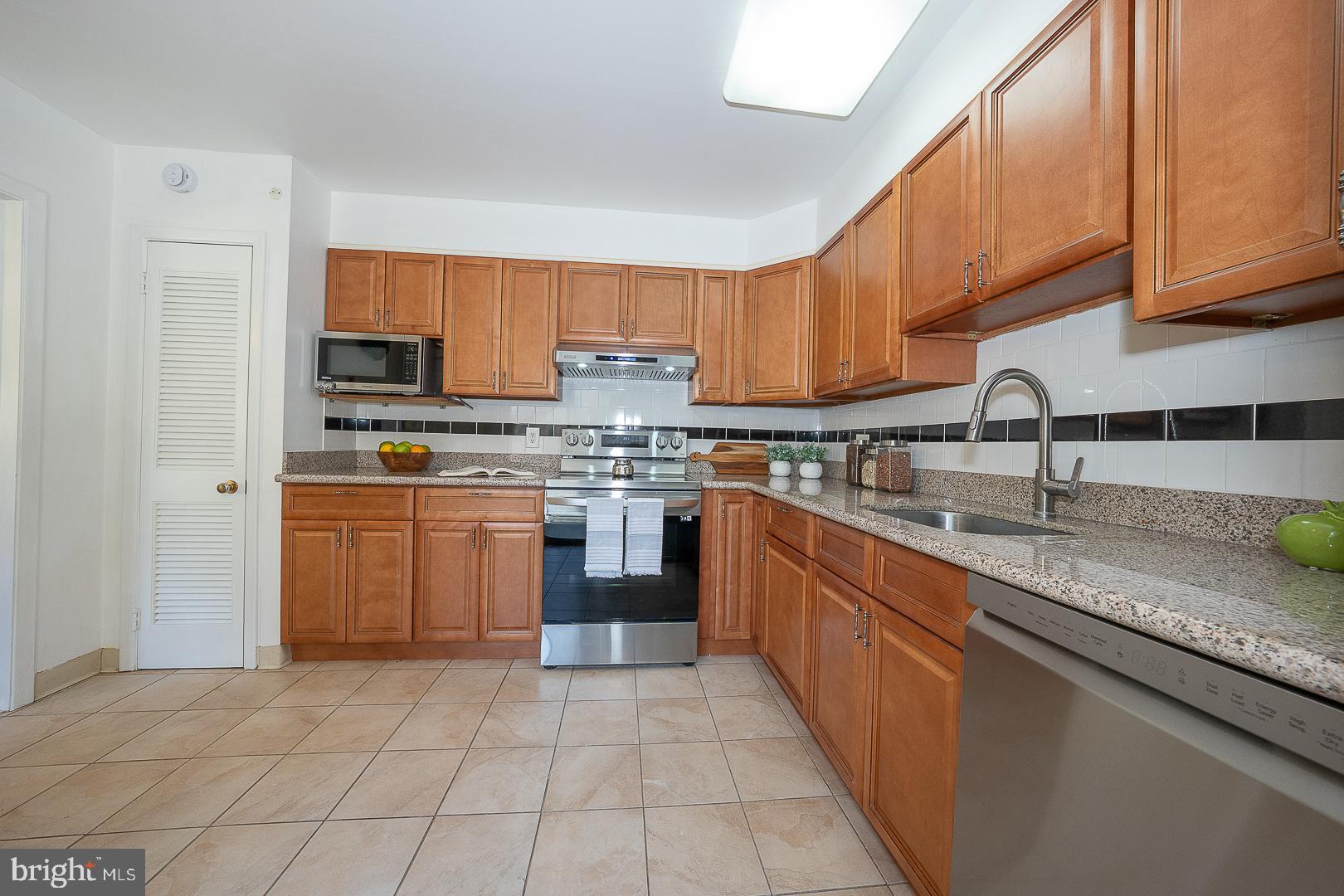 EXECUTIVE ESTATES - Residential