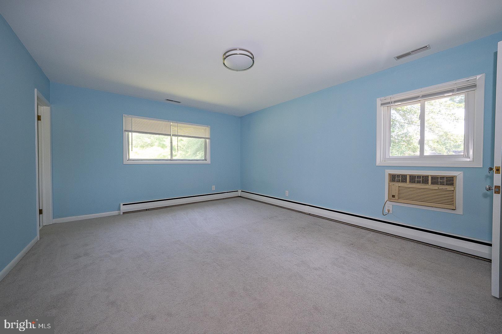 EXECUTIVE ESTATES - Residential