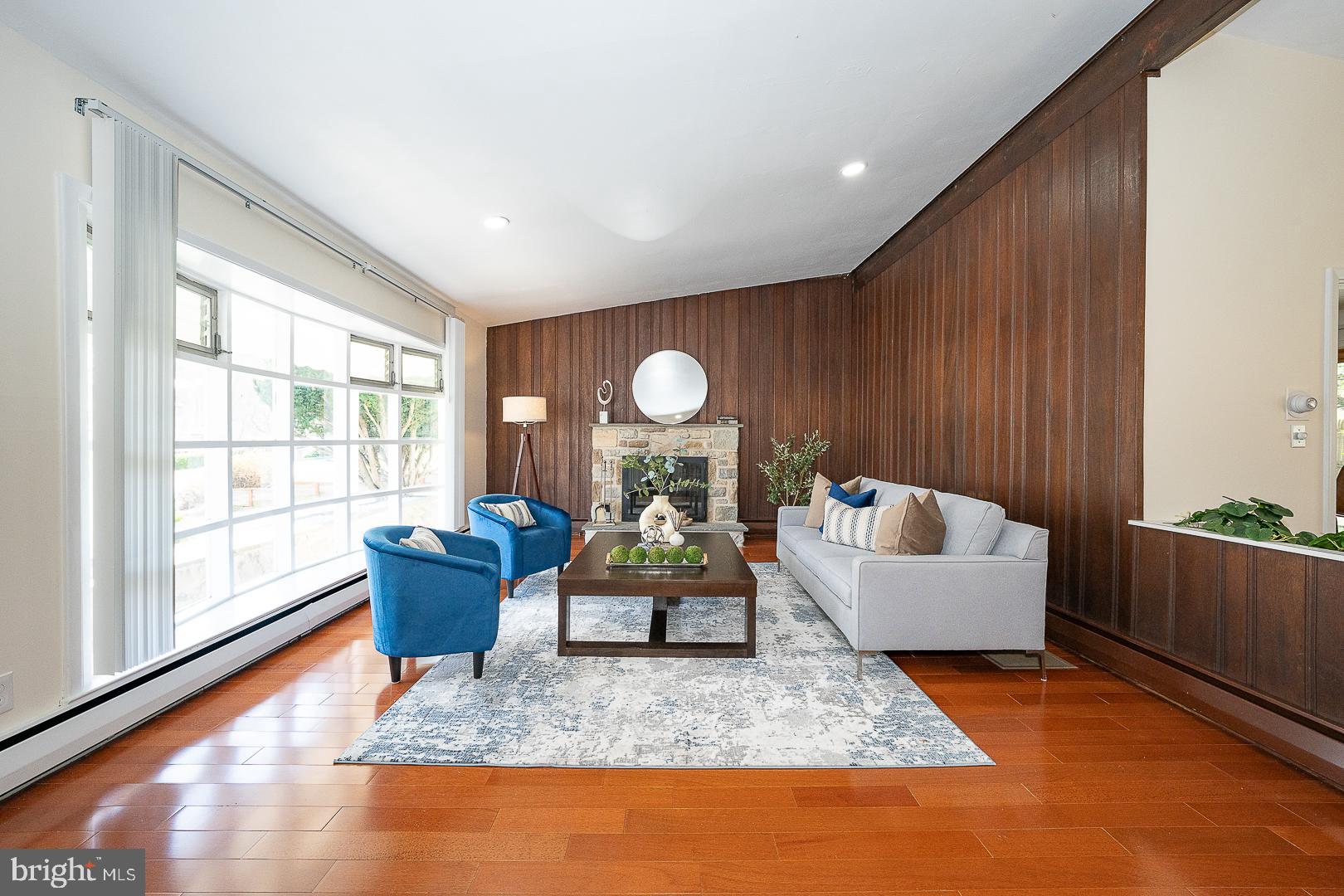 EXECUTIVE ESTATES - Residential