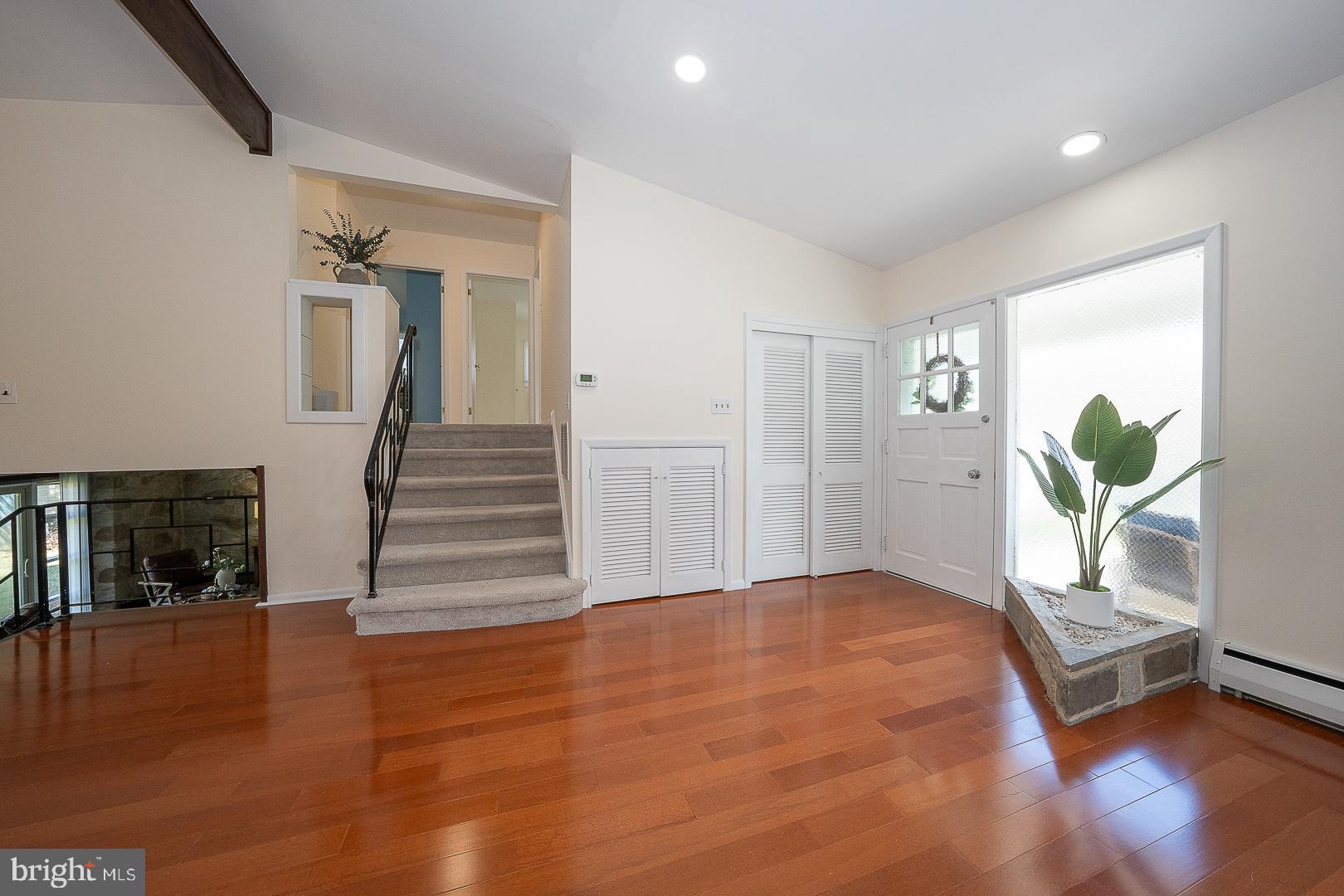 EXECUTIVE ESTATES - Residential