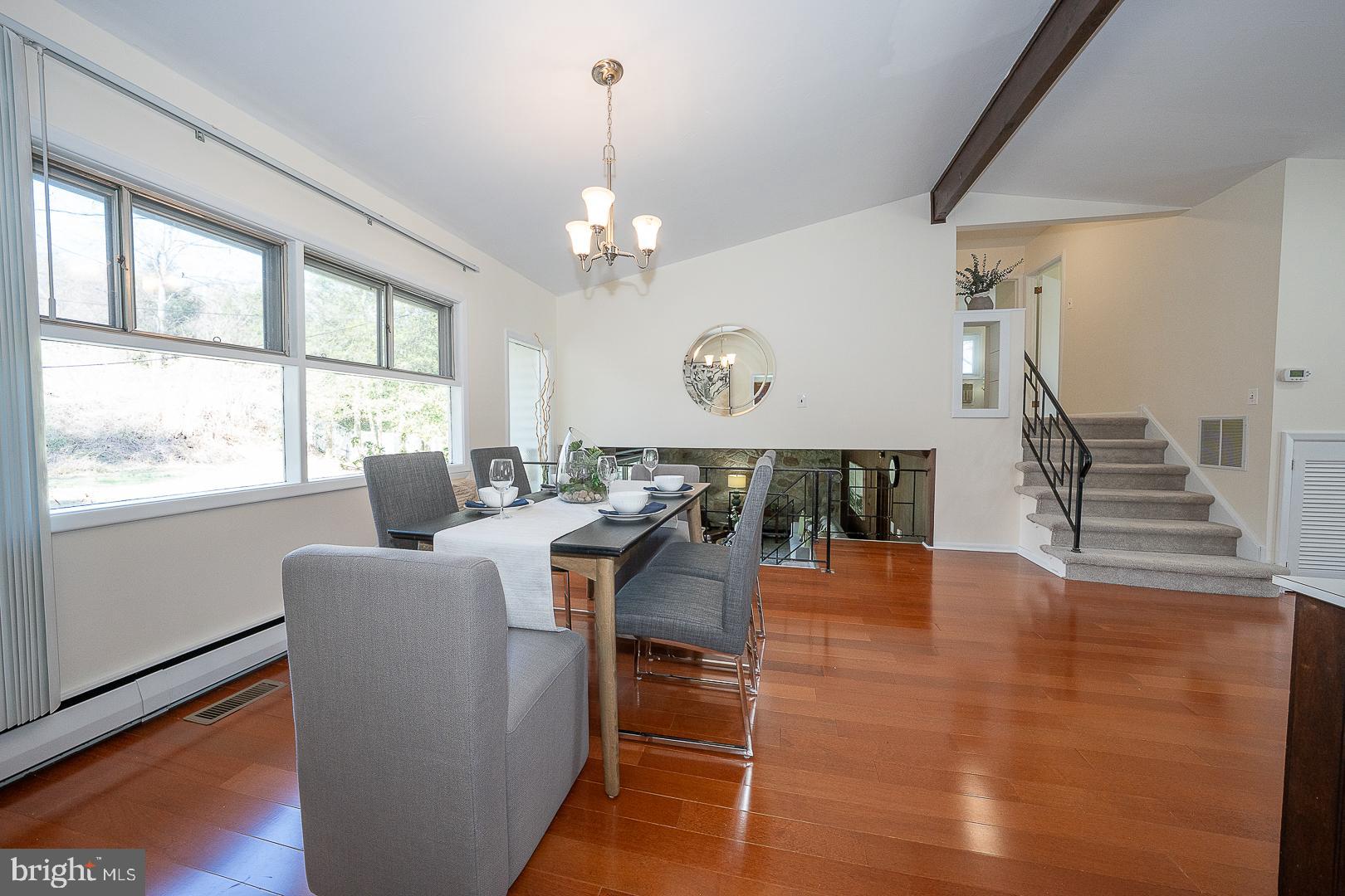 EXECUTIVE ESTATES - Residential