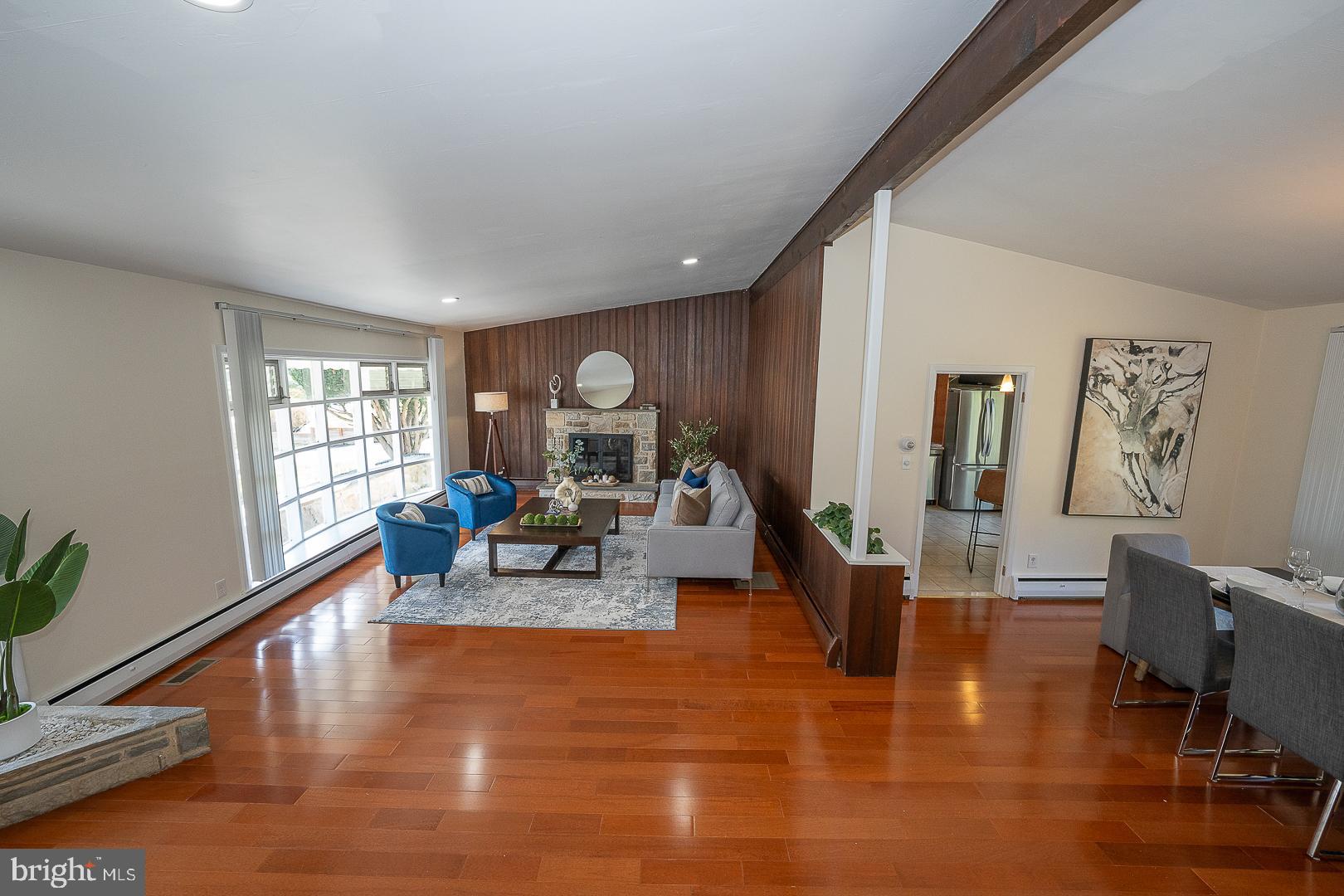 EXECUTIVE ESTATES - Residential