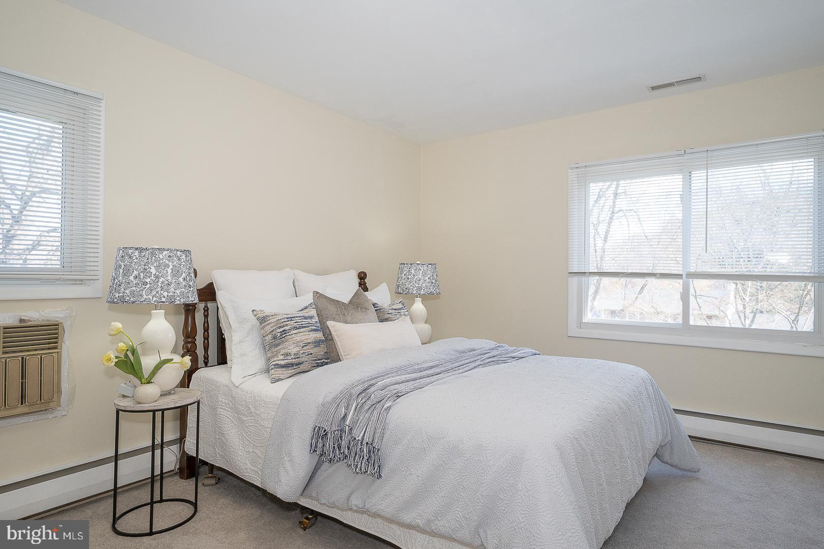 EXECUTIVE ESTATES - Residential