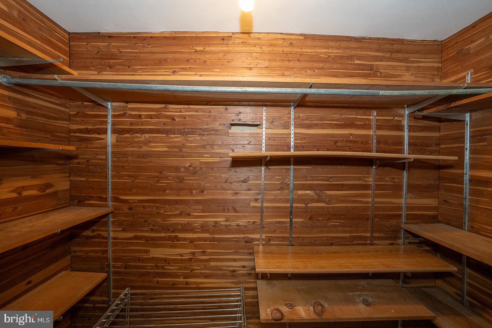 EXECUTIVE ESTATES - Residential