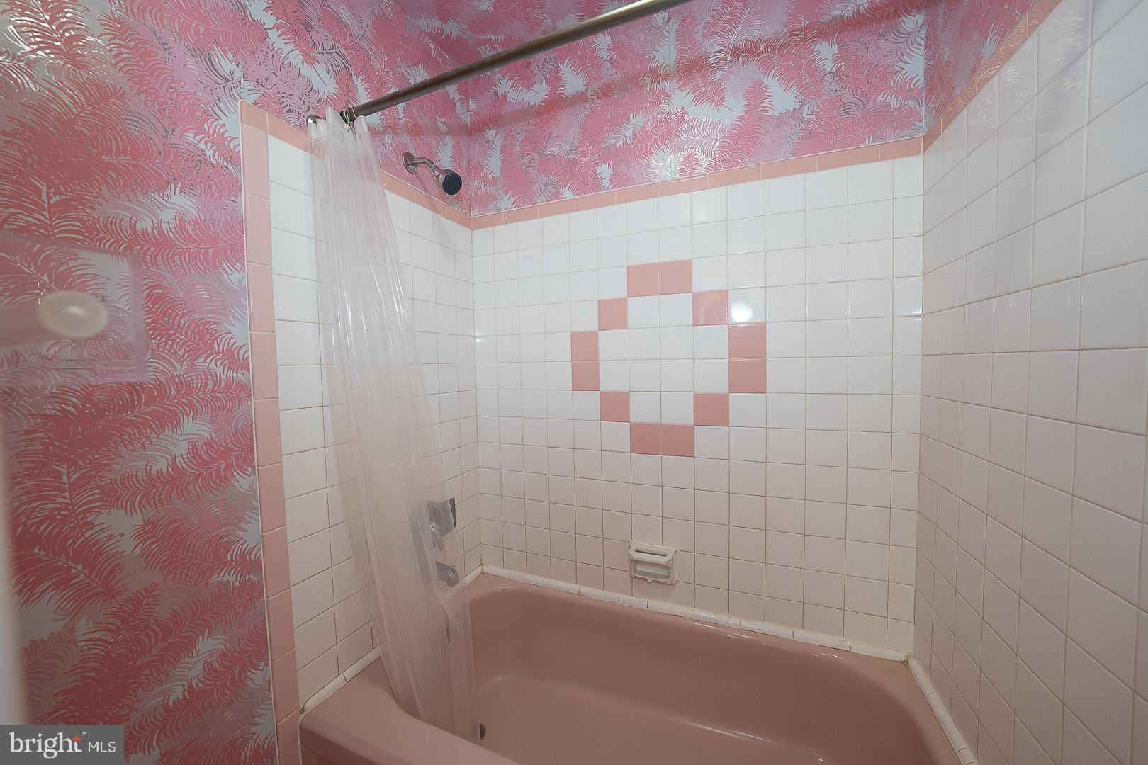 EXECUTIVE ESTATES - Residential