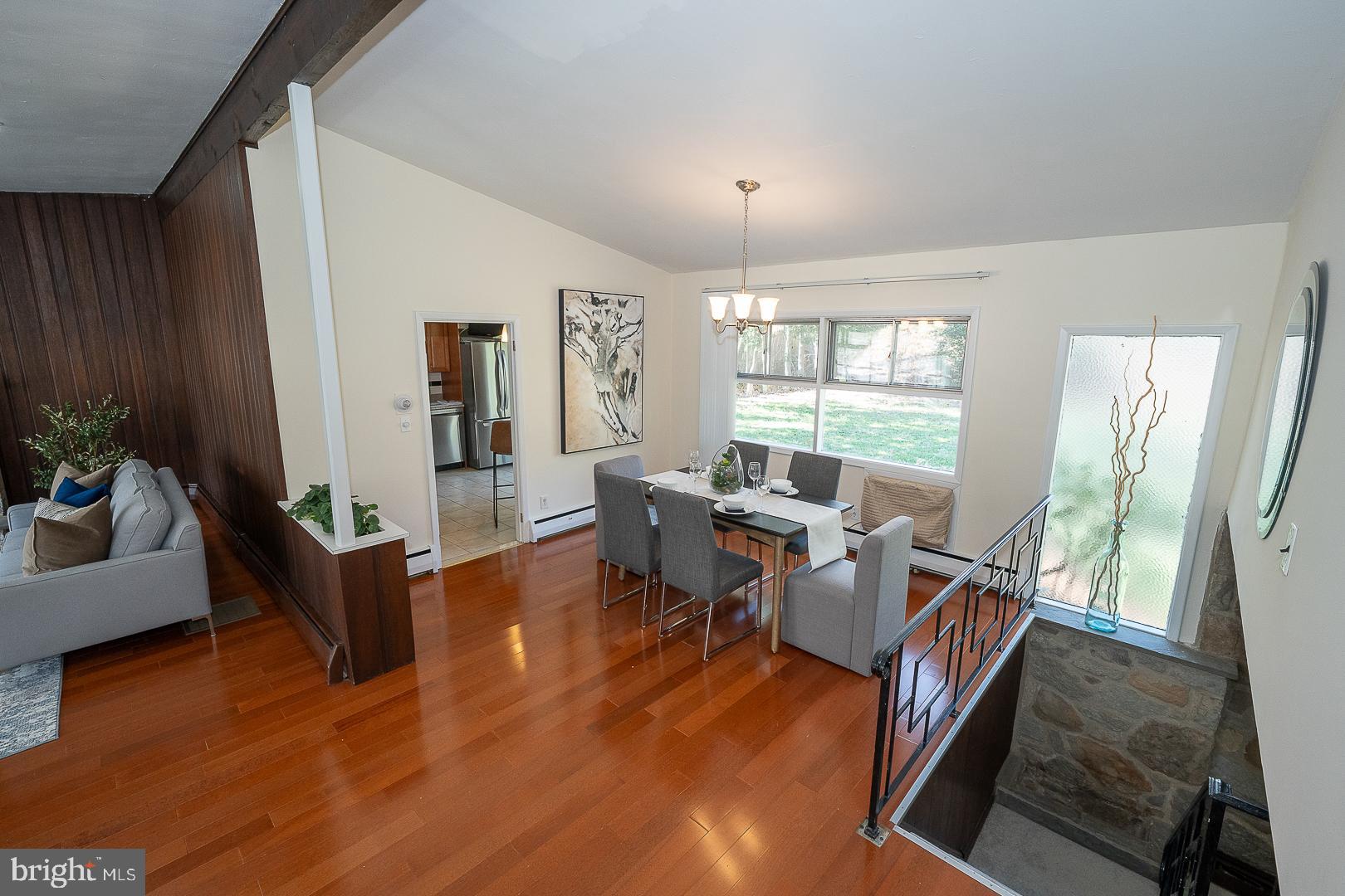 EXECUTIVE ESTATES - Residential