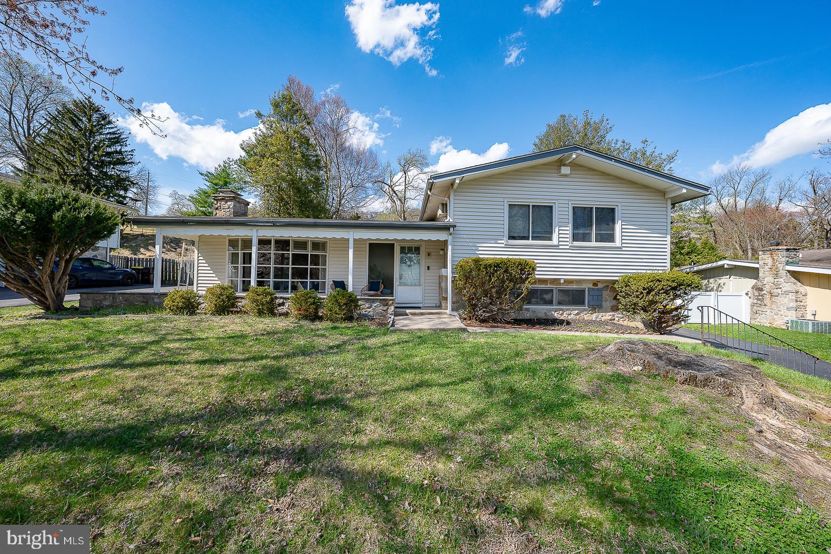 EXECUTIVE ESTATES - Residential