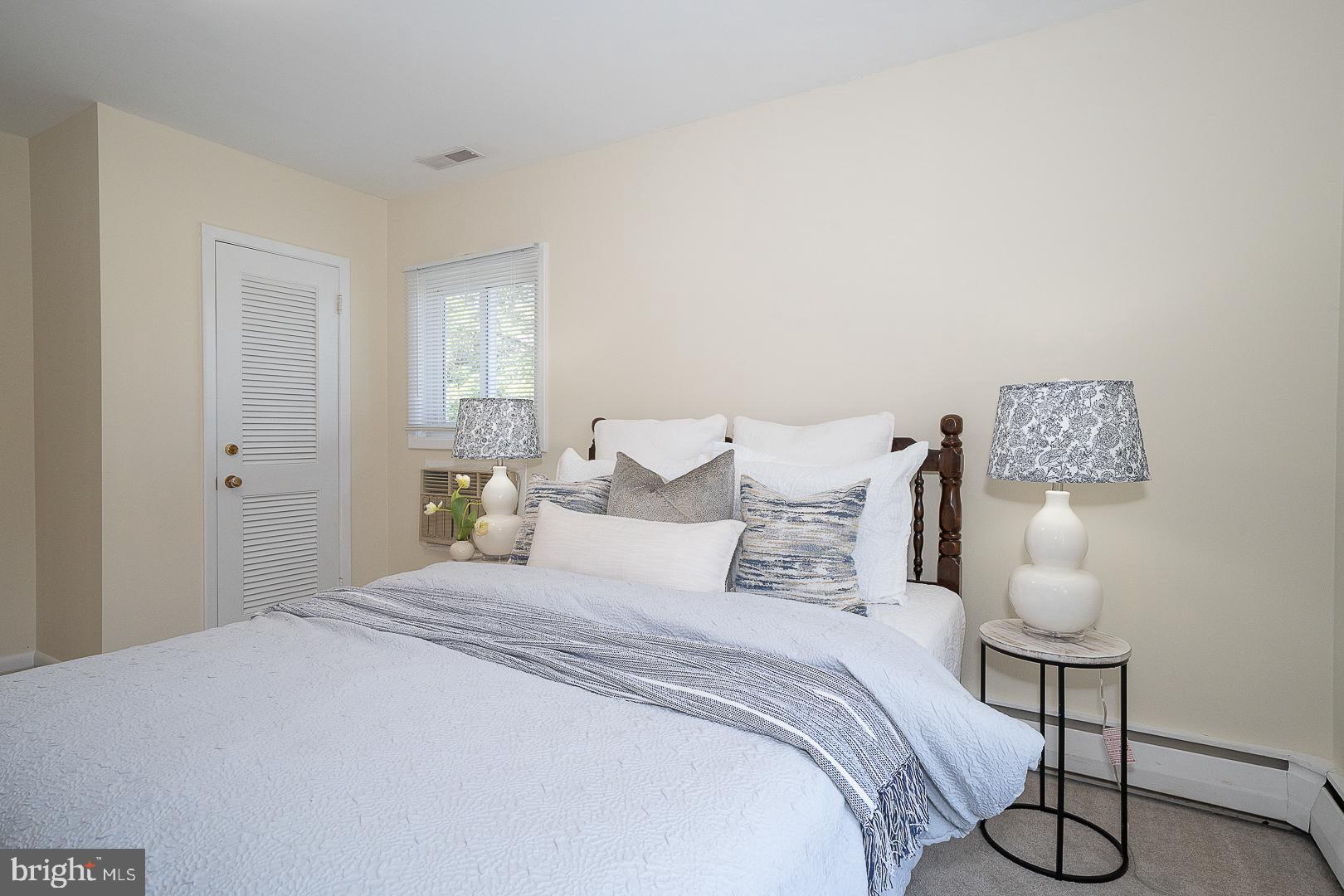 EXECUTIVE ESTATES - Residential