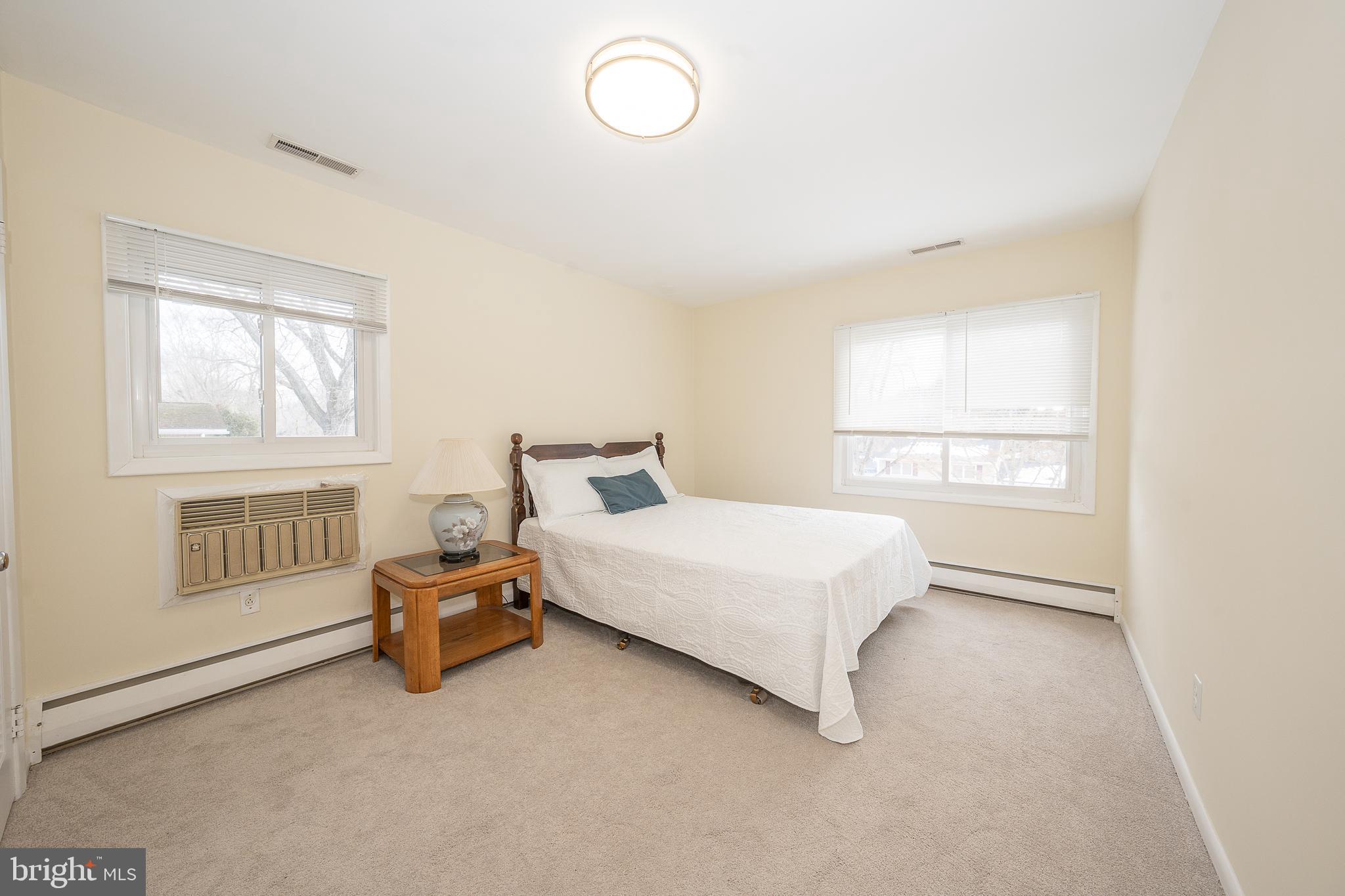 EXECUTIVE ESTATES - Residential