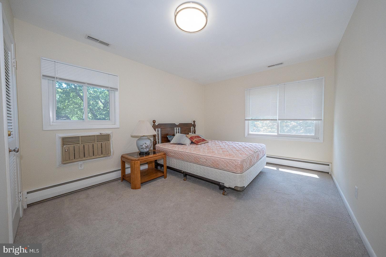 EXECUTIVE ESTATES - Residential