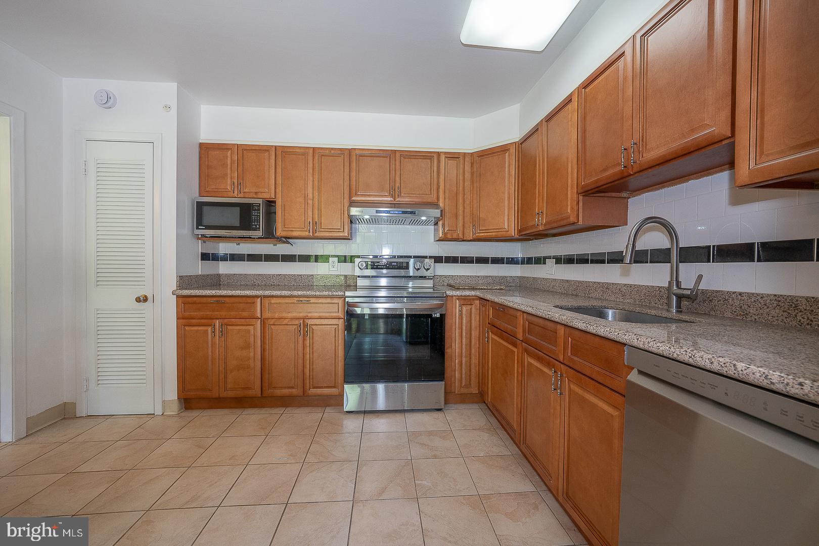 EXECUTIVE ESTATES - Residential