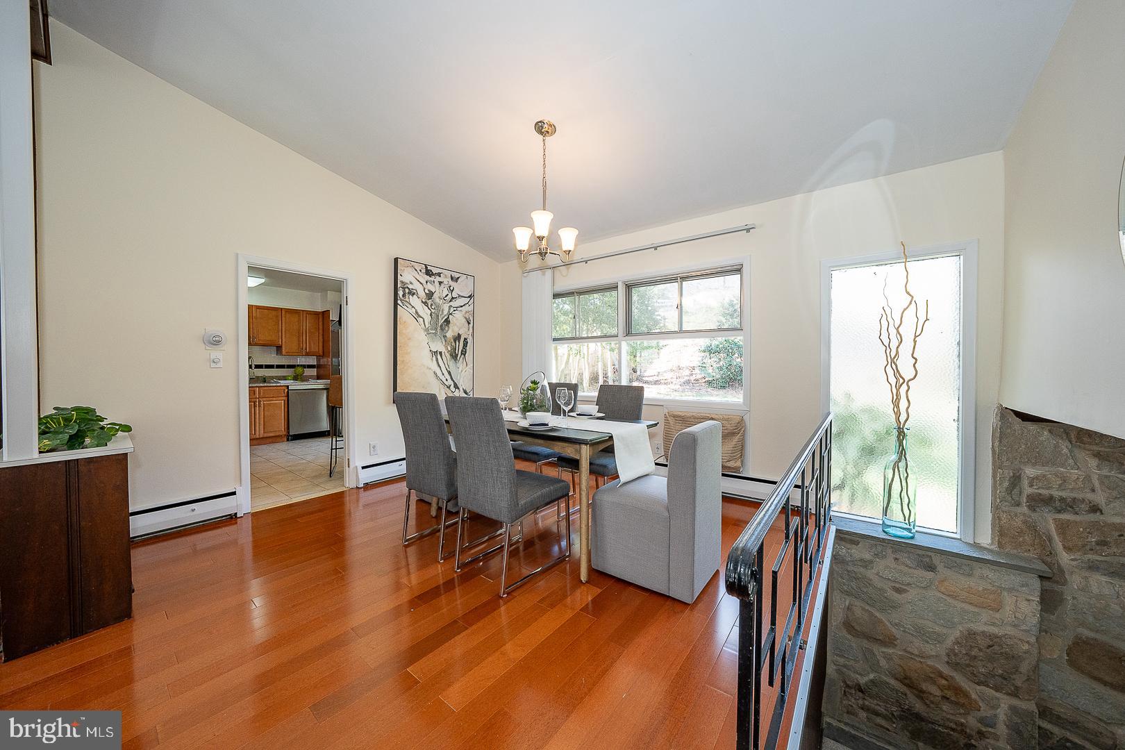 EXECUTIVE ESTATES - Residential