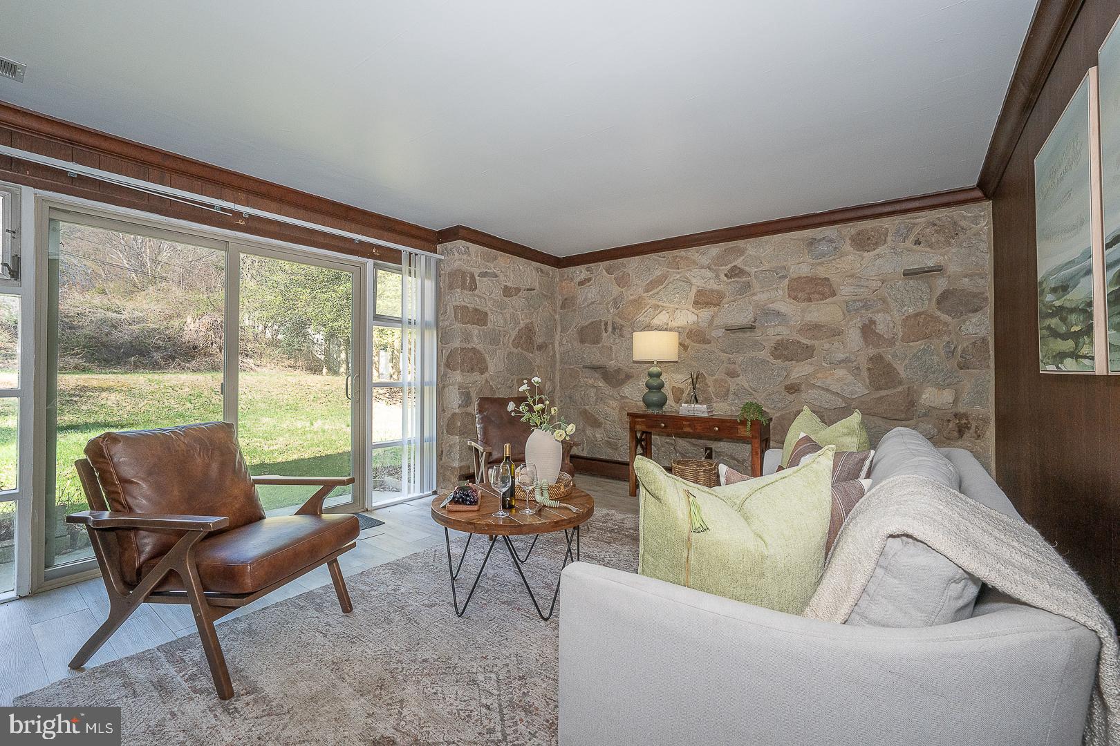 EXECUTIVE ESTATES - Residential