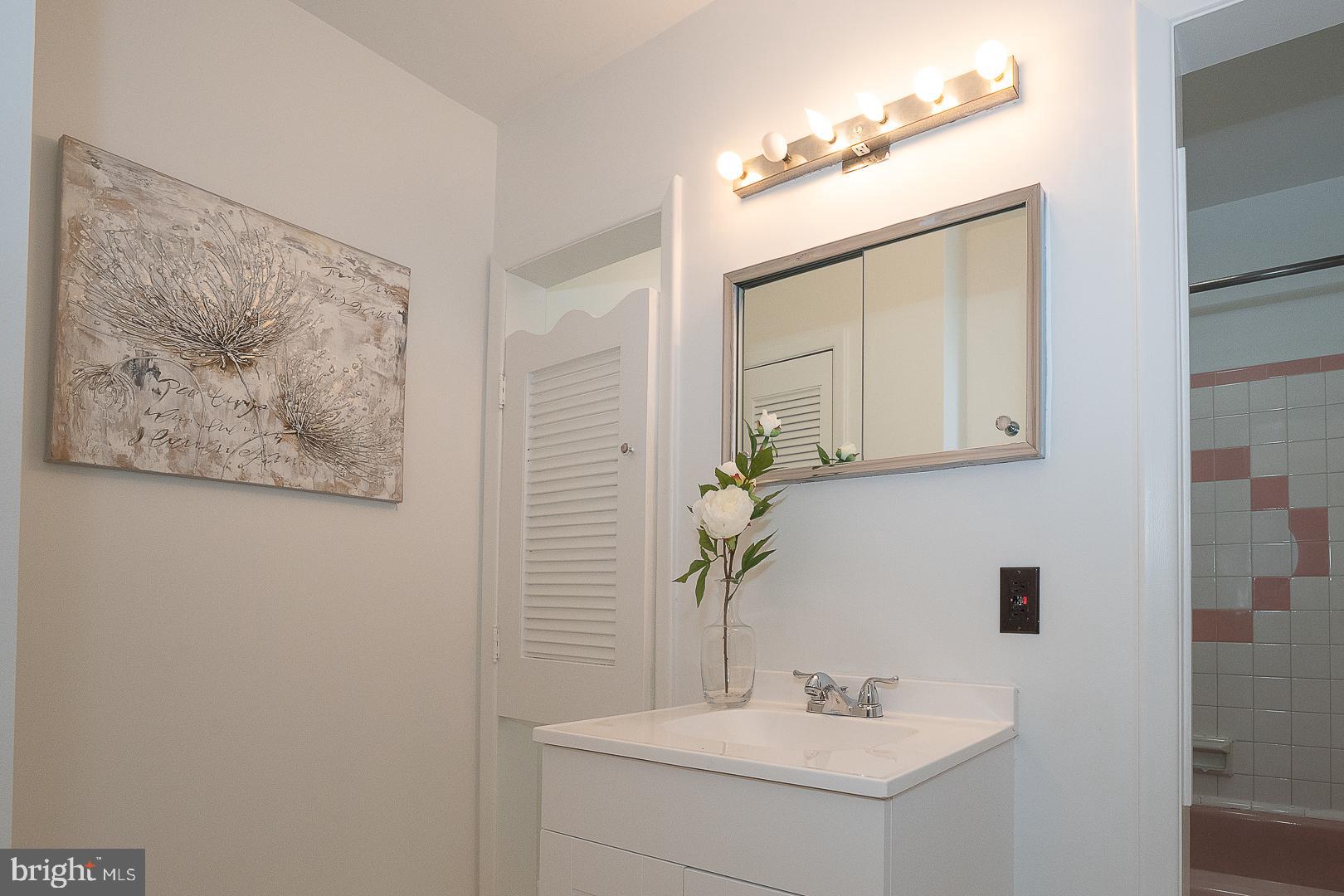 EXECUTIVE ESTATES - Residential