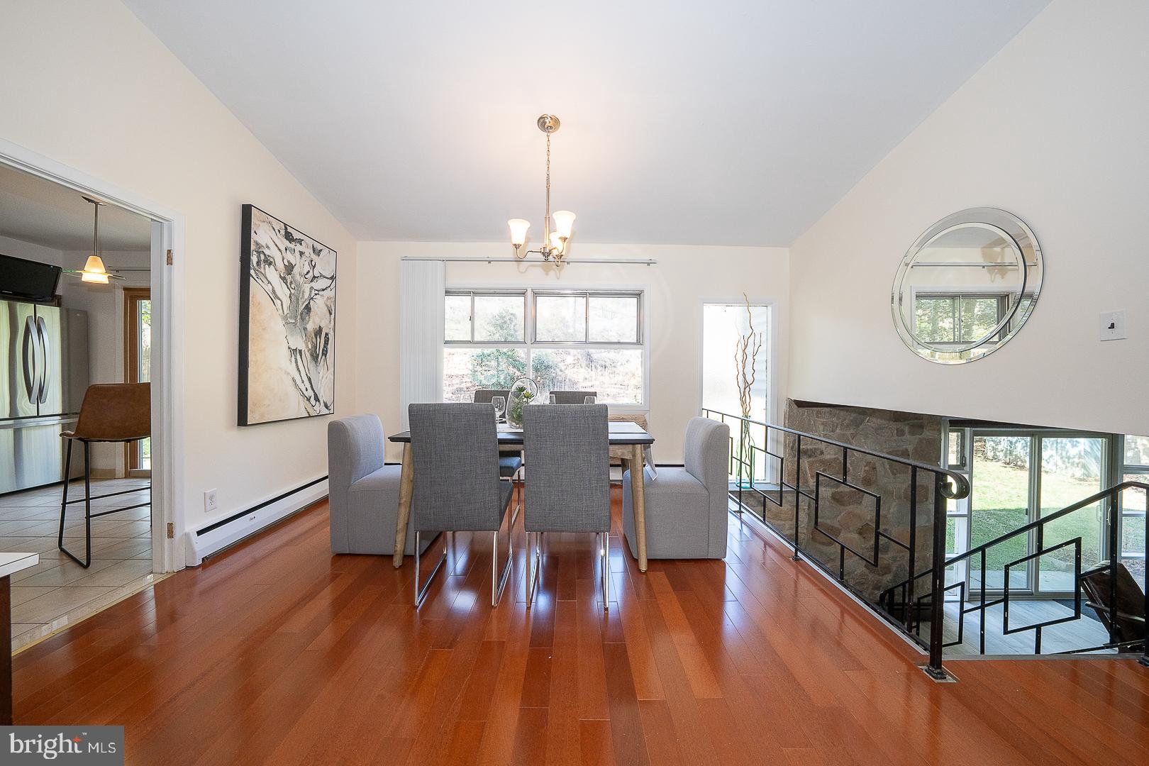 EXECUTIVE ESTATES - Residential