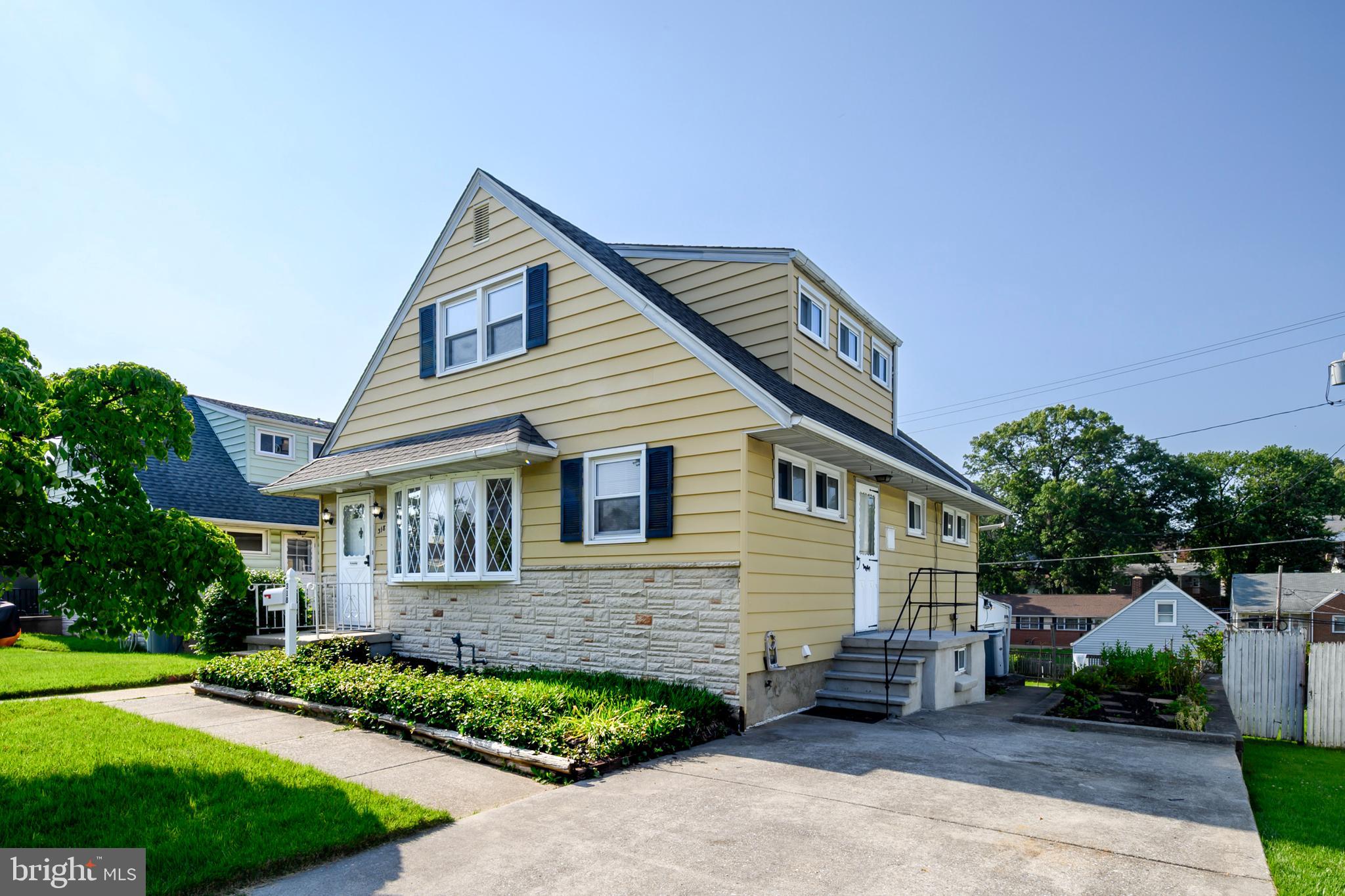 318 4TH AVENUE
