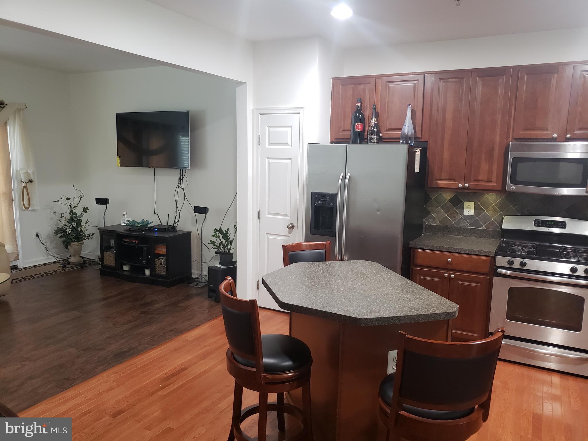 LINCOLN - Residential Lease