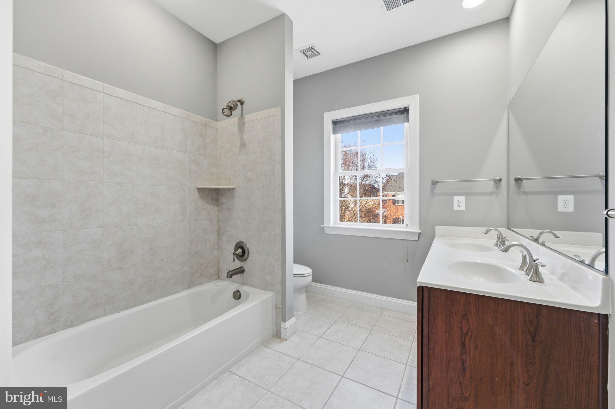 MIDDLETON FARM - Residential