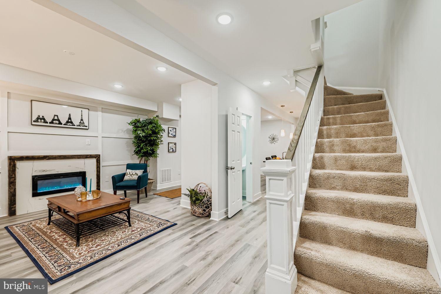 WOODMERE - Residential