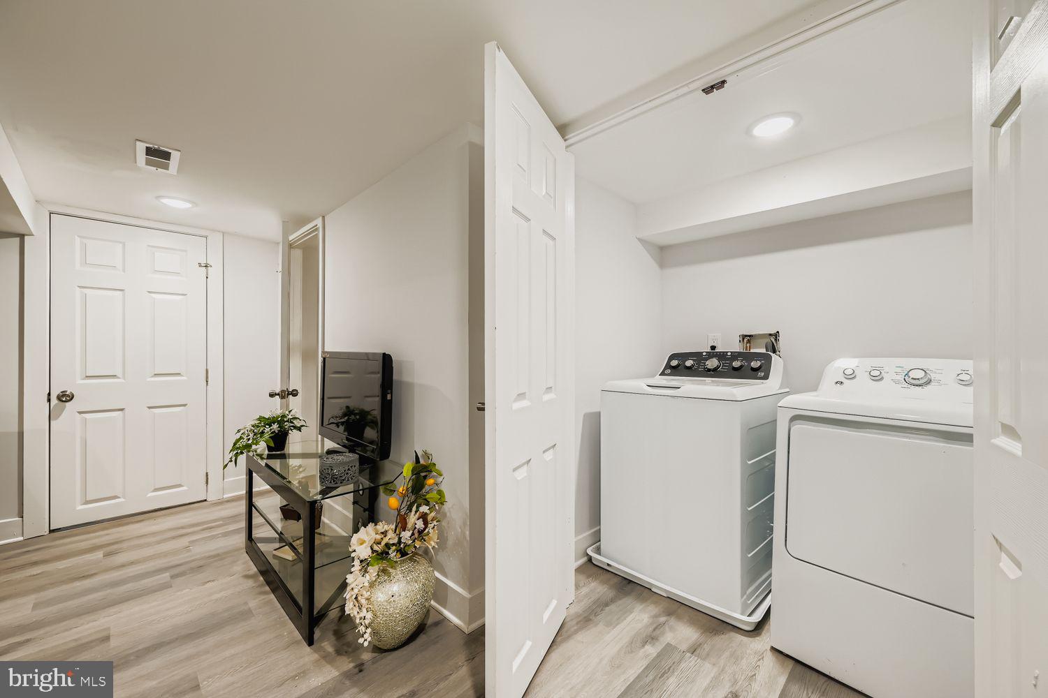 WOODMERE - Residential