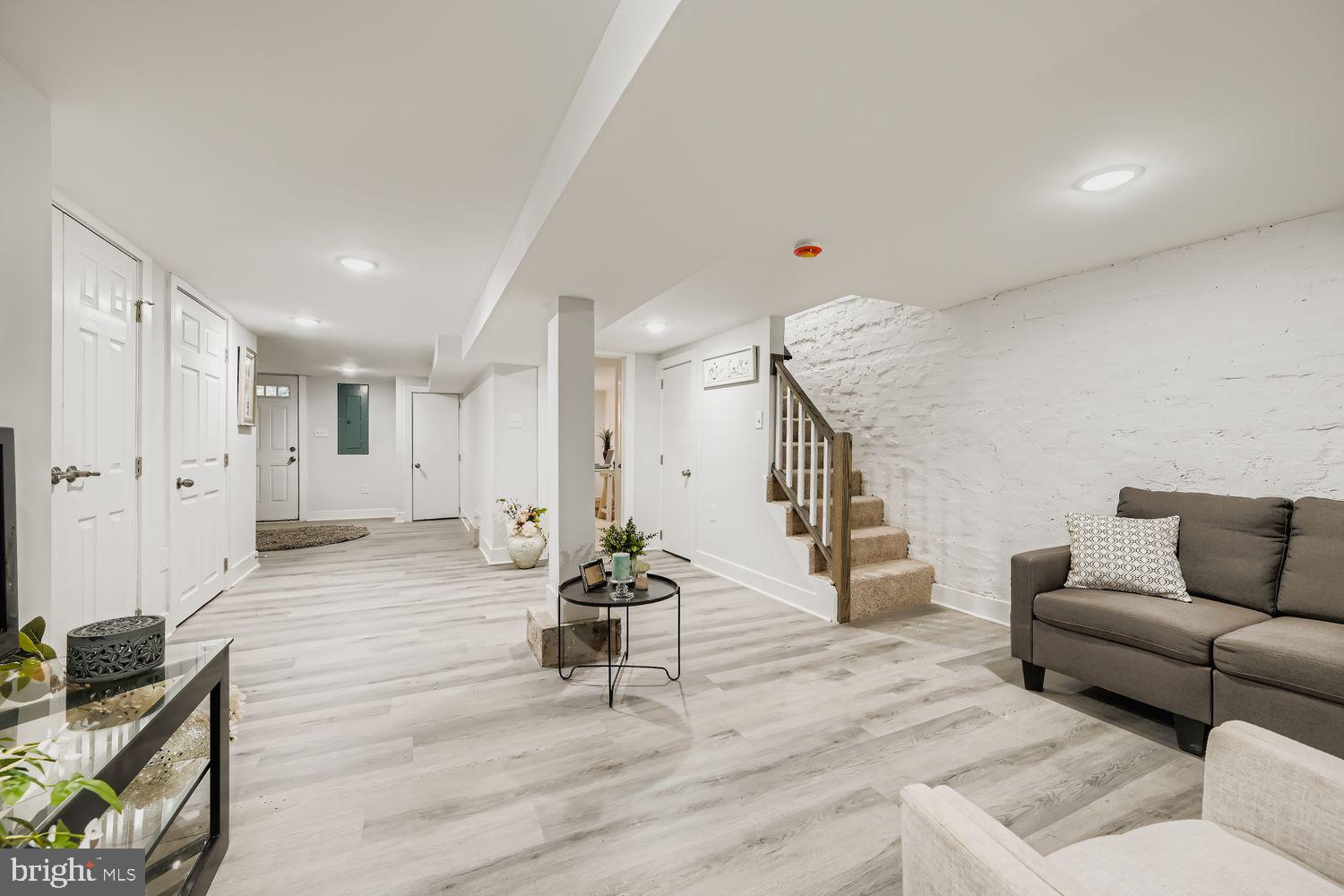 WOODMERE - Residential