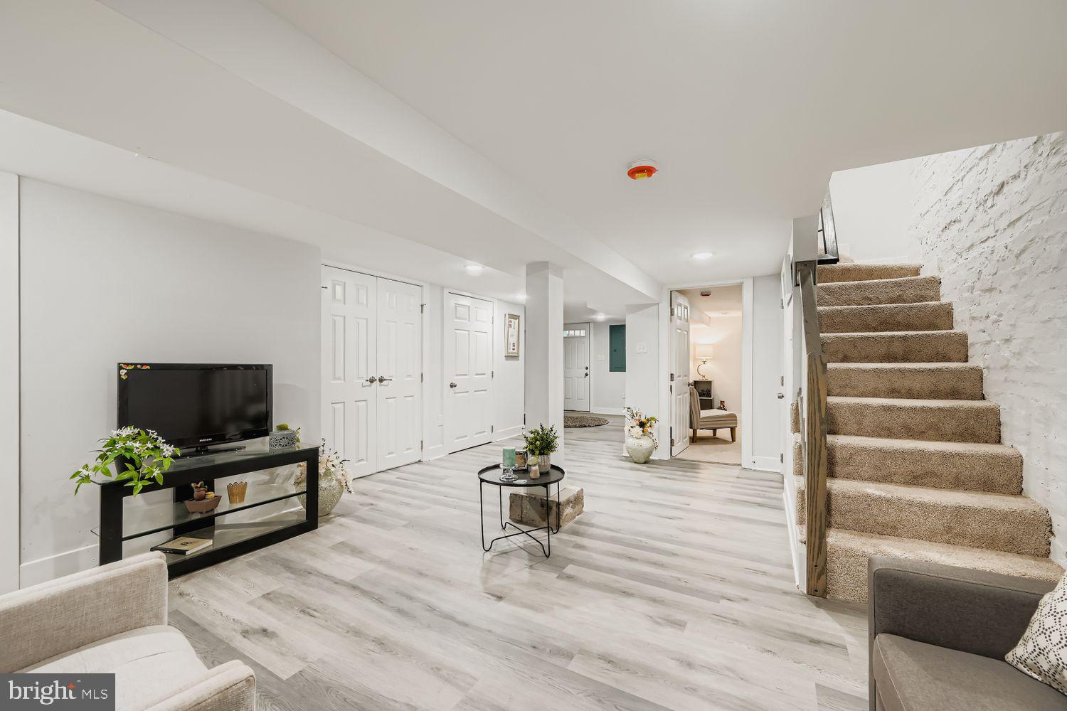 WOODMERE - Residential