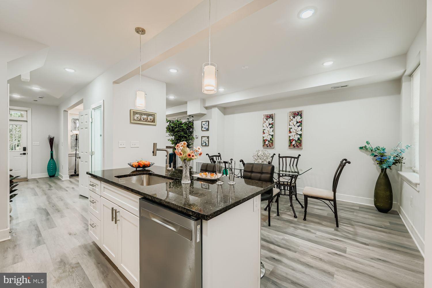 WOODMERE - Residential