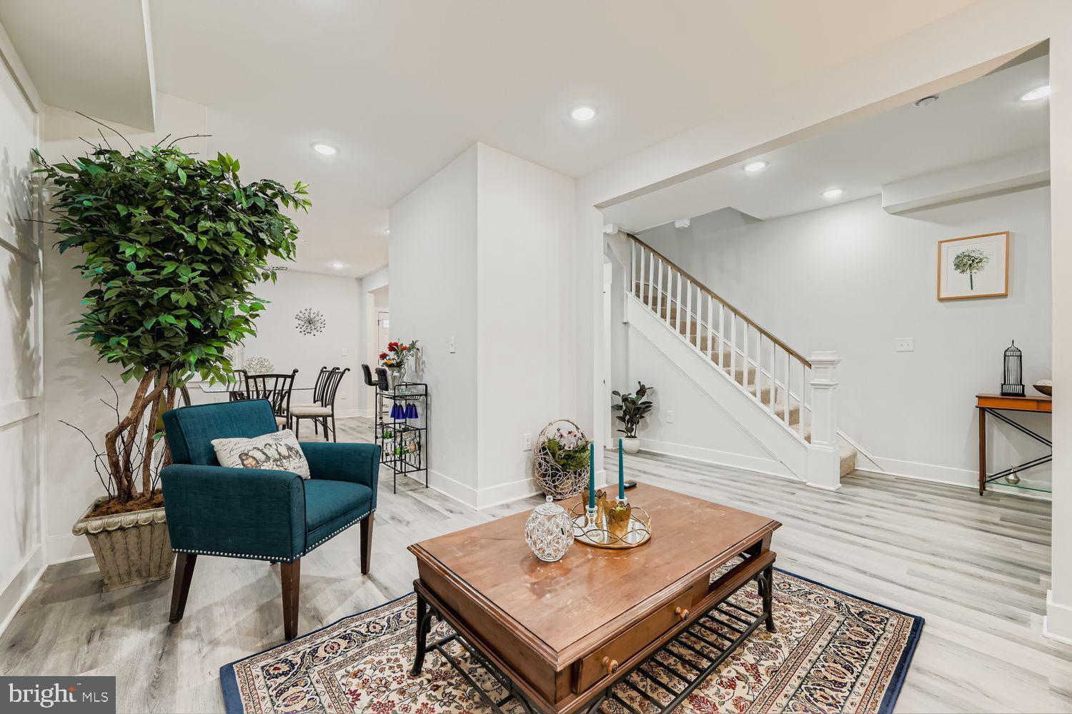 WOODMERE - Residential