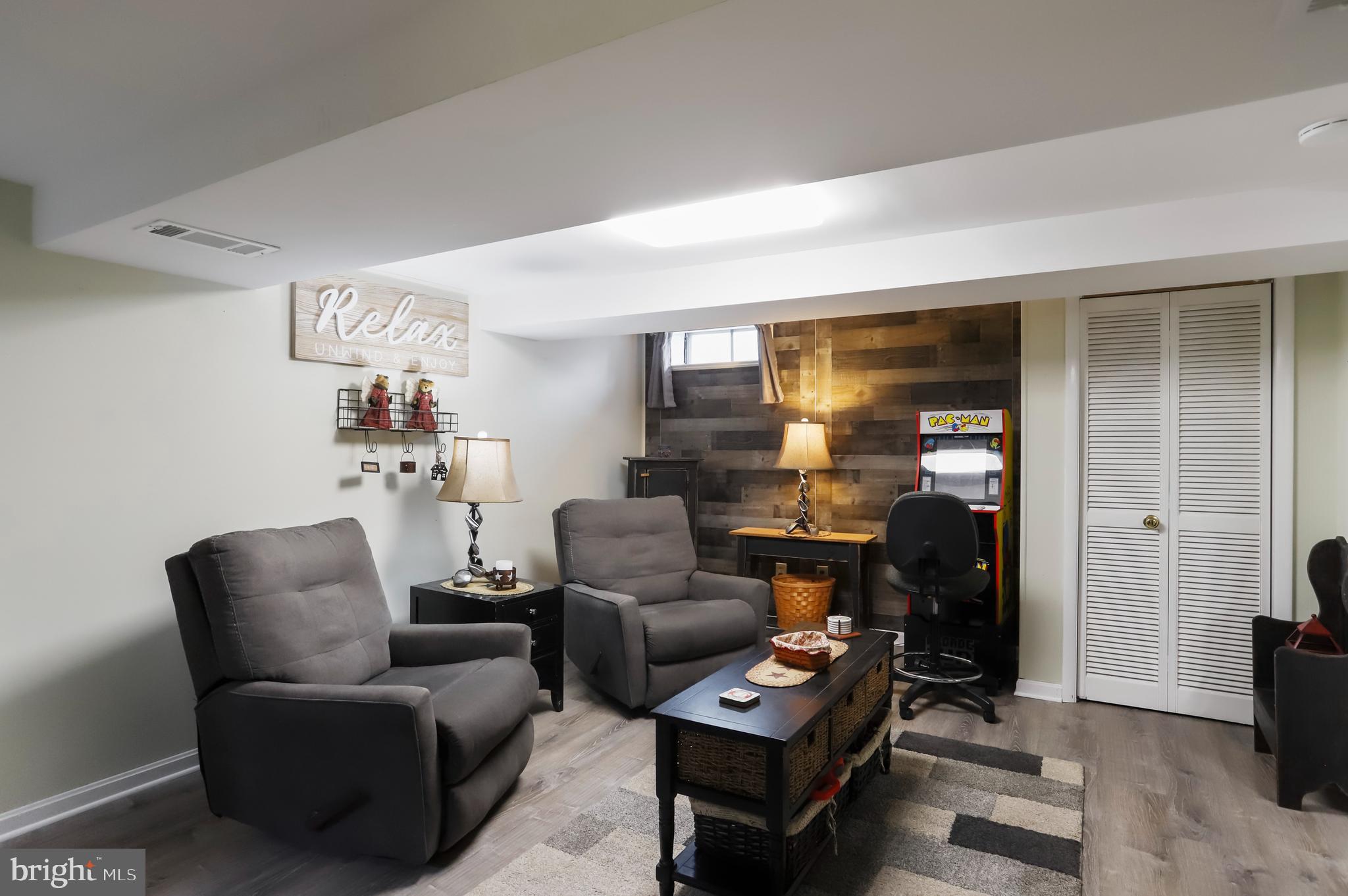 HALFWAY - Residential