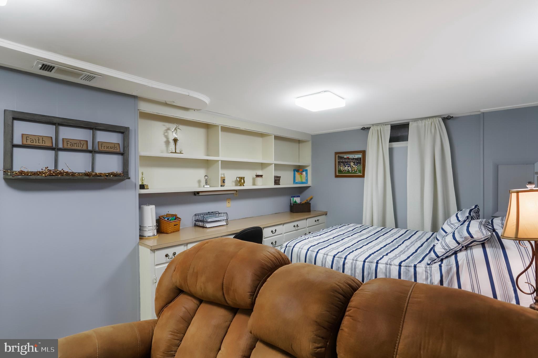 HALFWAY - Residential