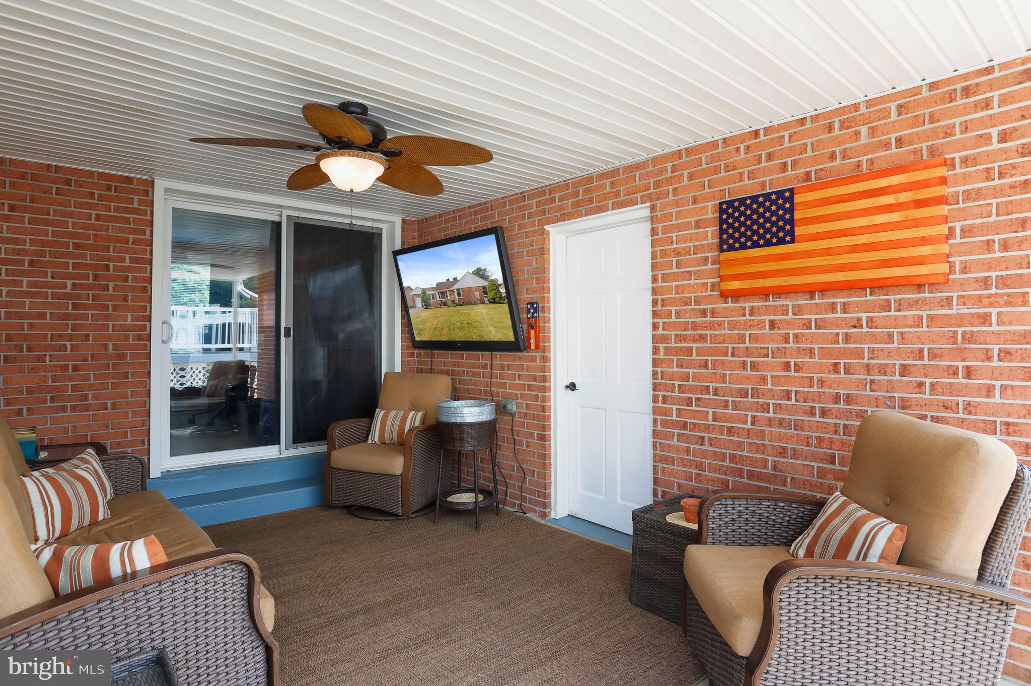 HALFWAY - Residential