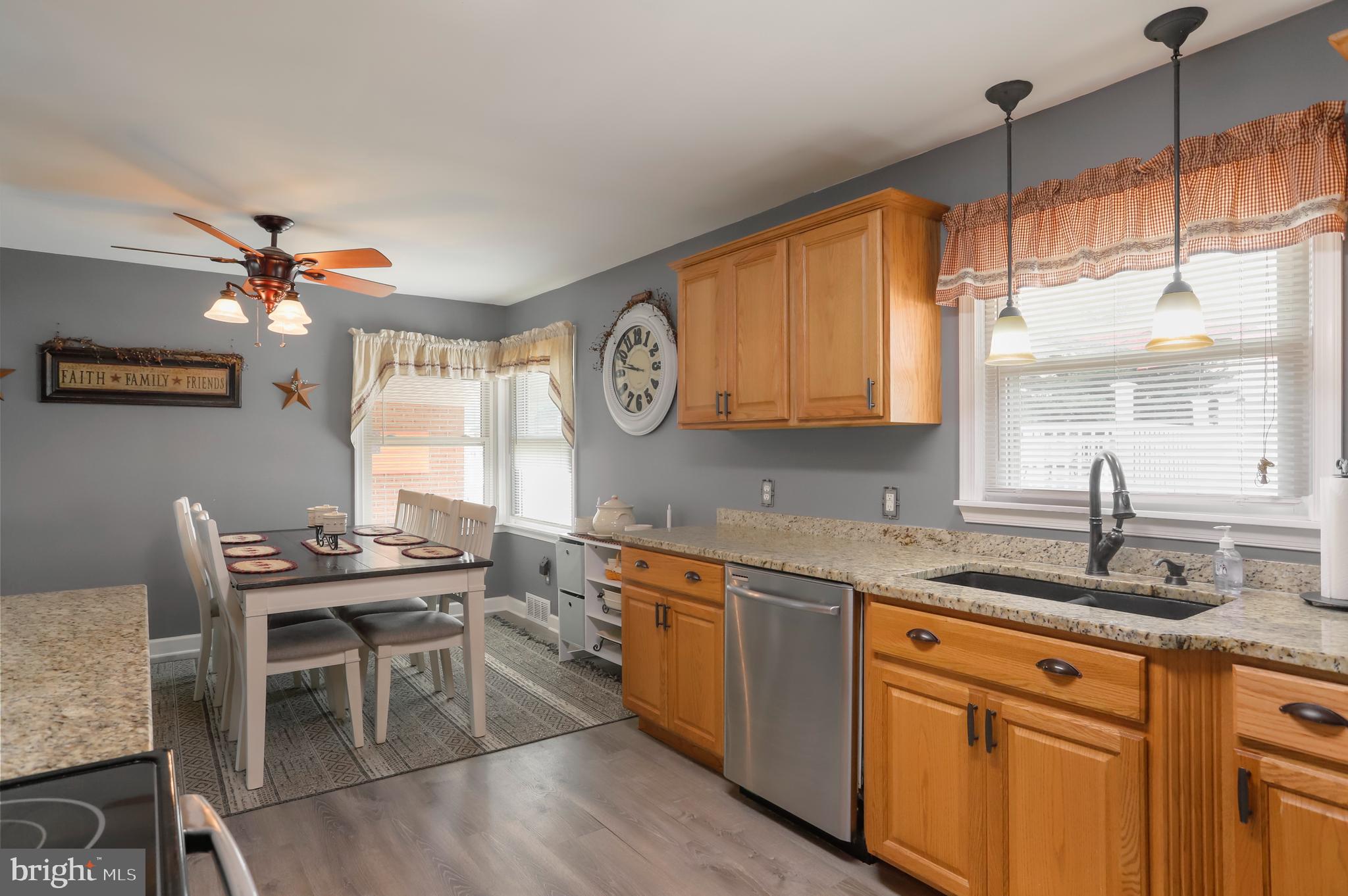 HALFWAY - Residential