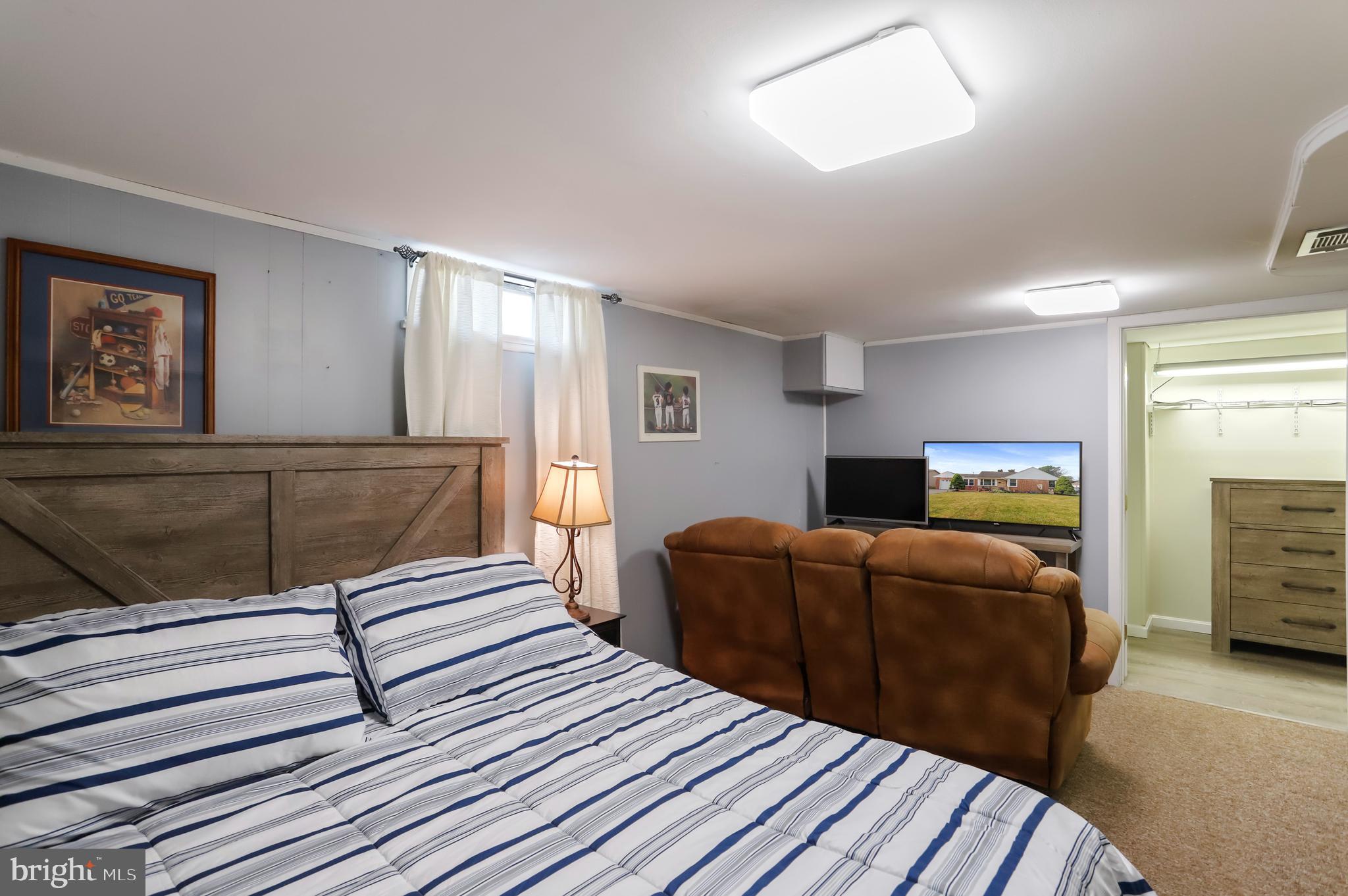 HALFWAY - Residential