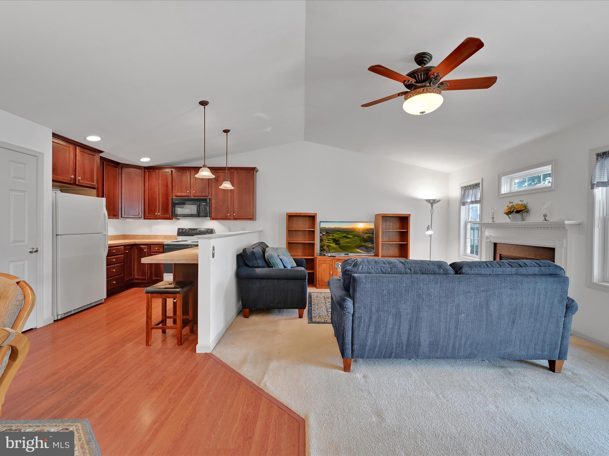 2142 WEEPING WILLOW LANE