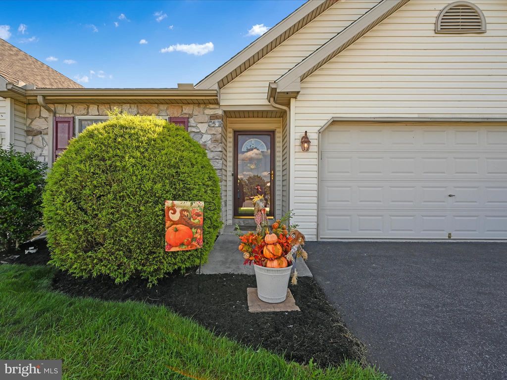 Photo of 2142 Weeping Willow Lane, MOUNT JOY, PA 17552 (MLS # PALA2077488)