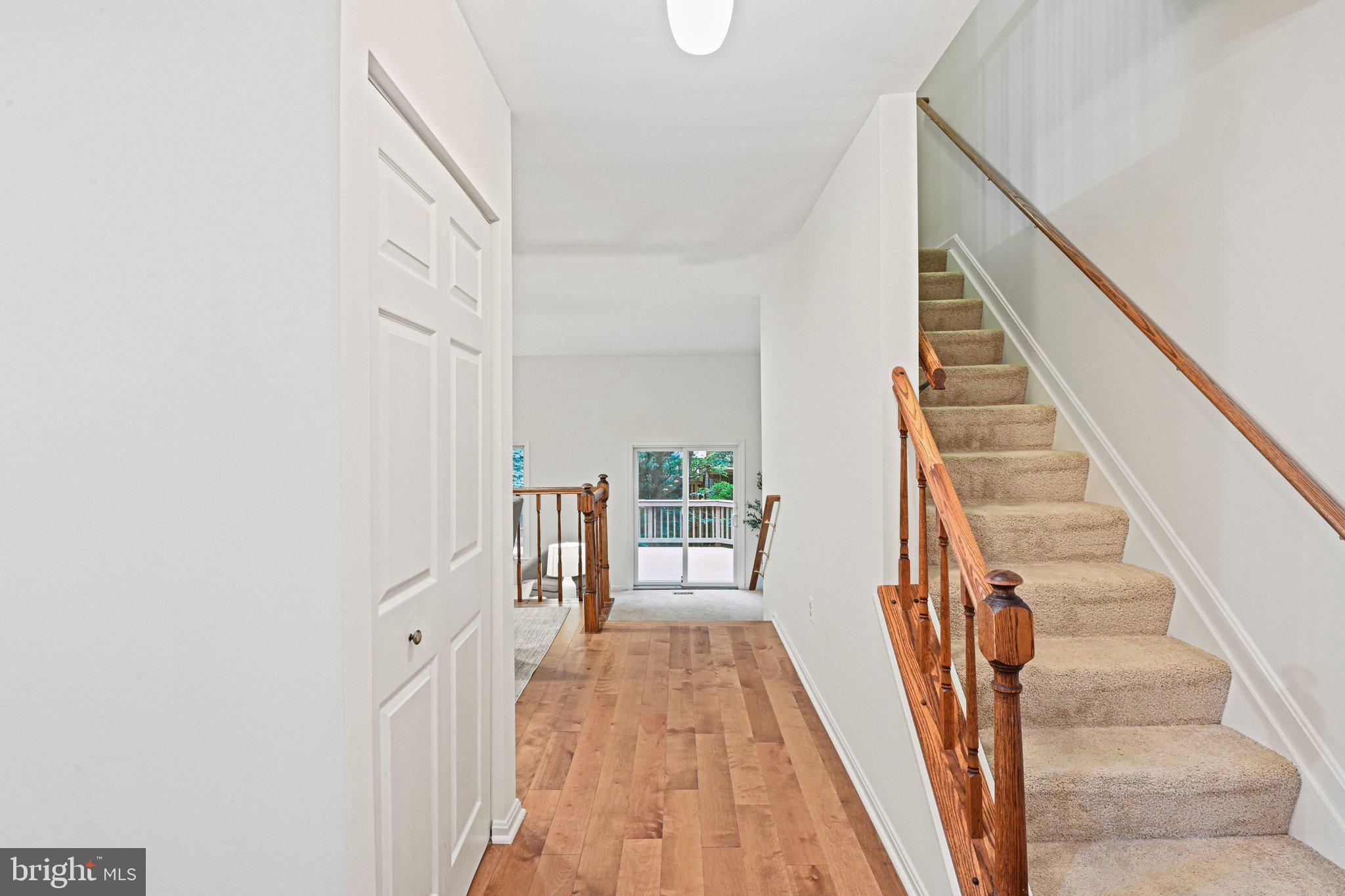 5706 LAKESIDE OAK LANE