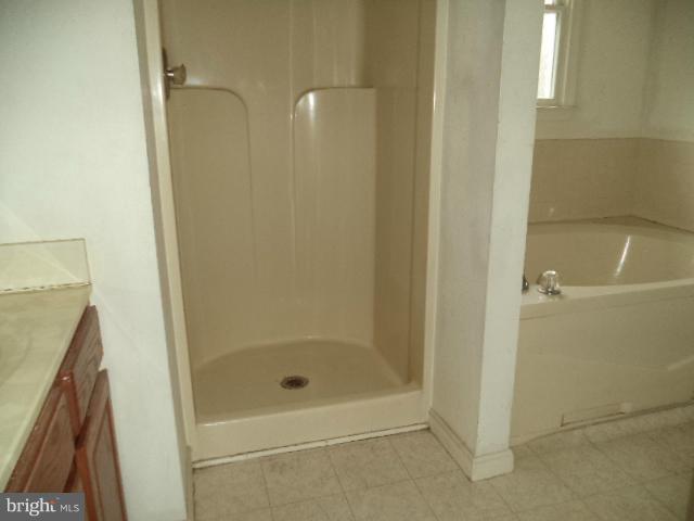 MAXA WOODS - Residential