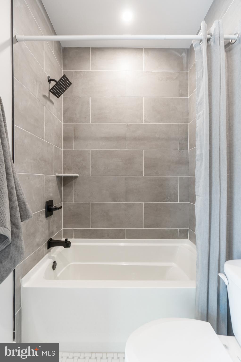 CAVESWOOD - Residential