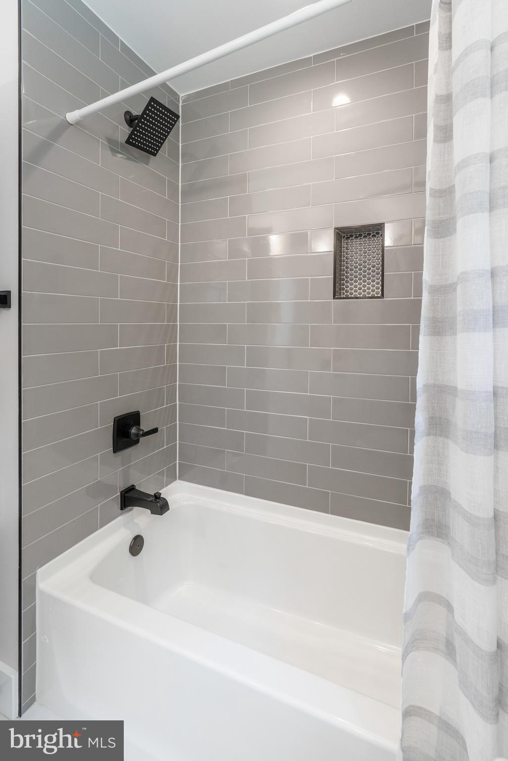 CAVESWOOD - Residential