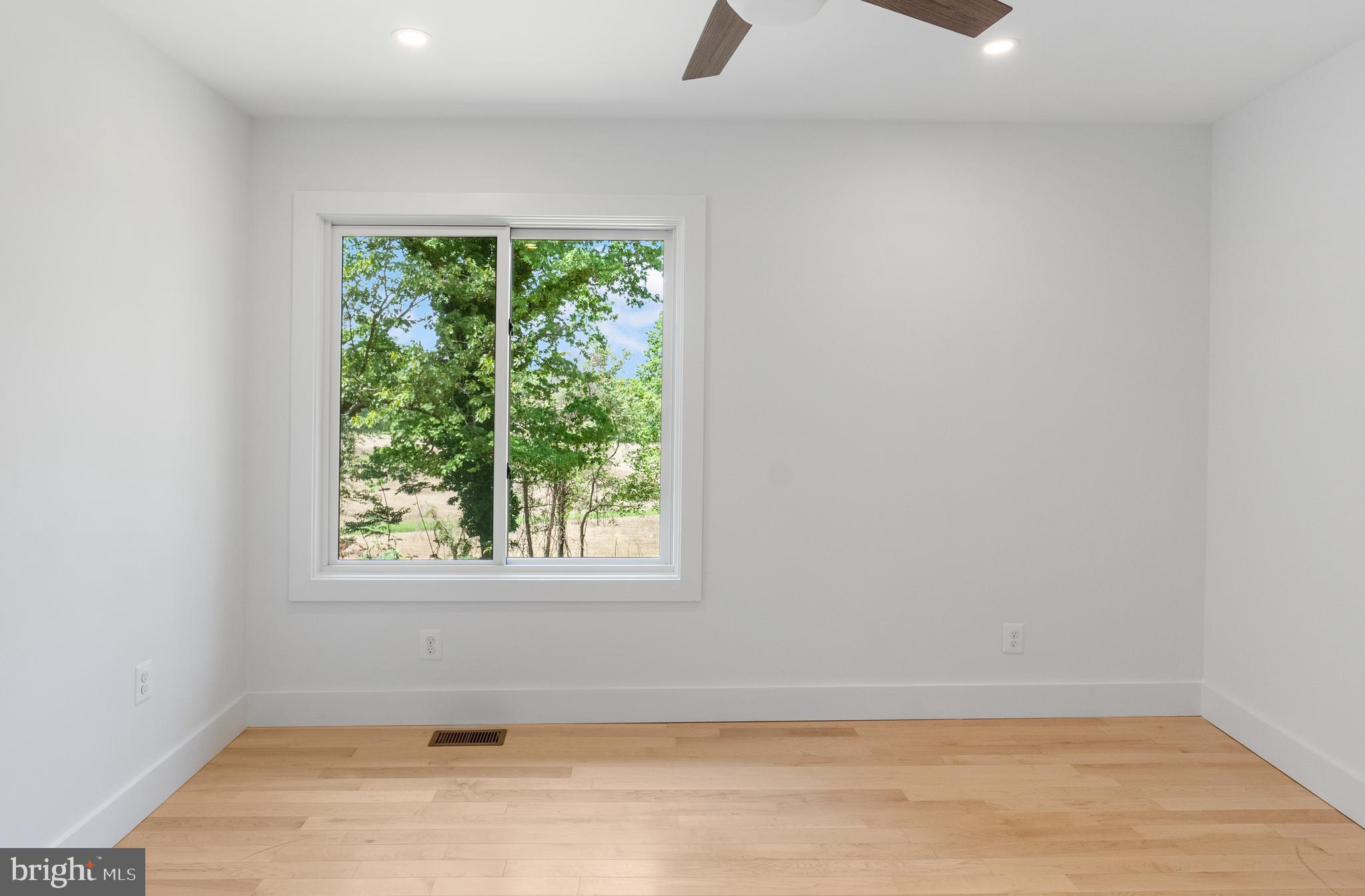 CAVESWOOD - Residential