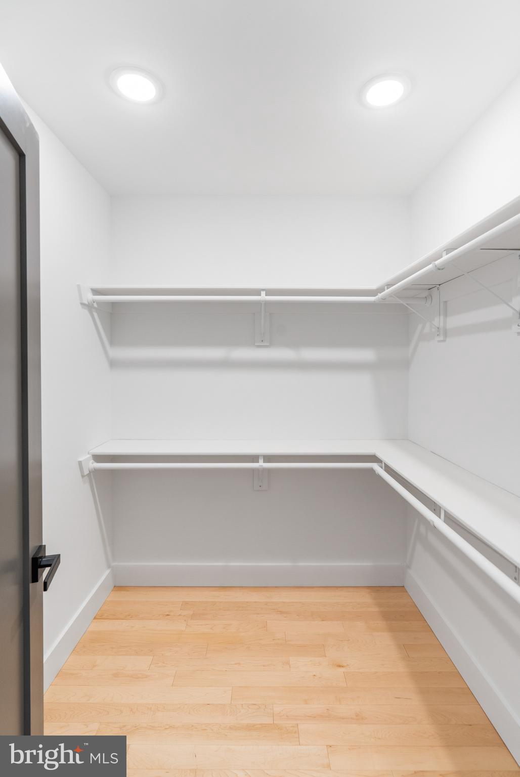 CAVESWOOD - Residential