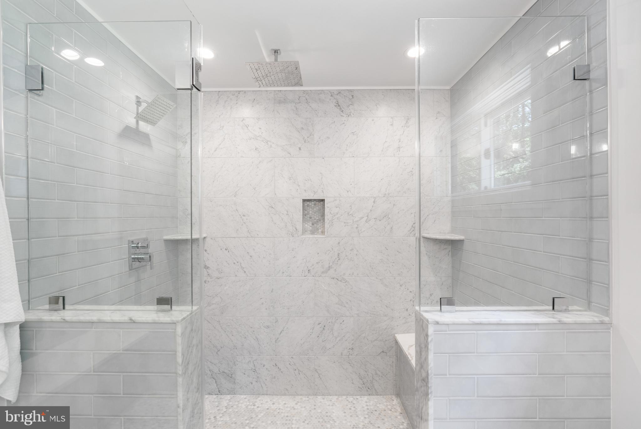 CAVESWOOD - Residential