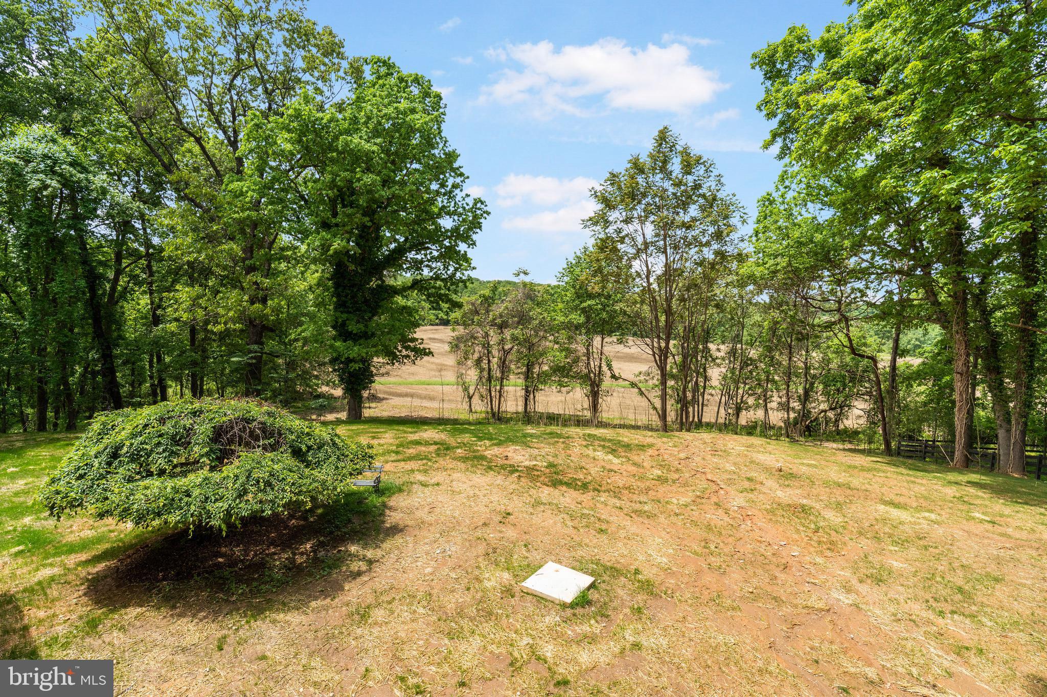 CAVESWOOD - Residential