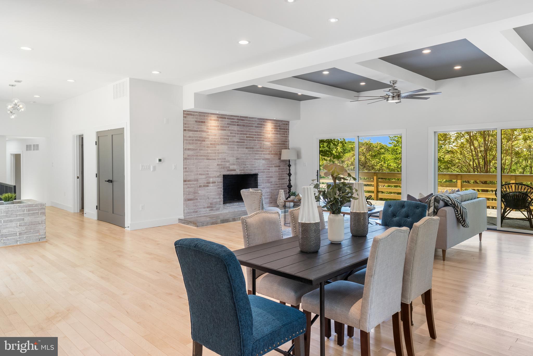 CAVESWOOD - Residential