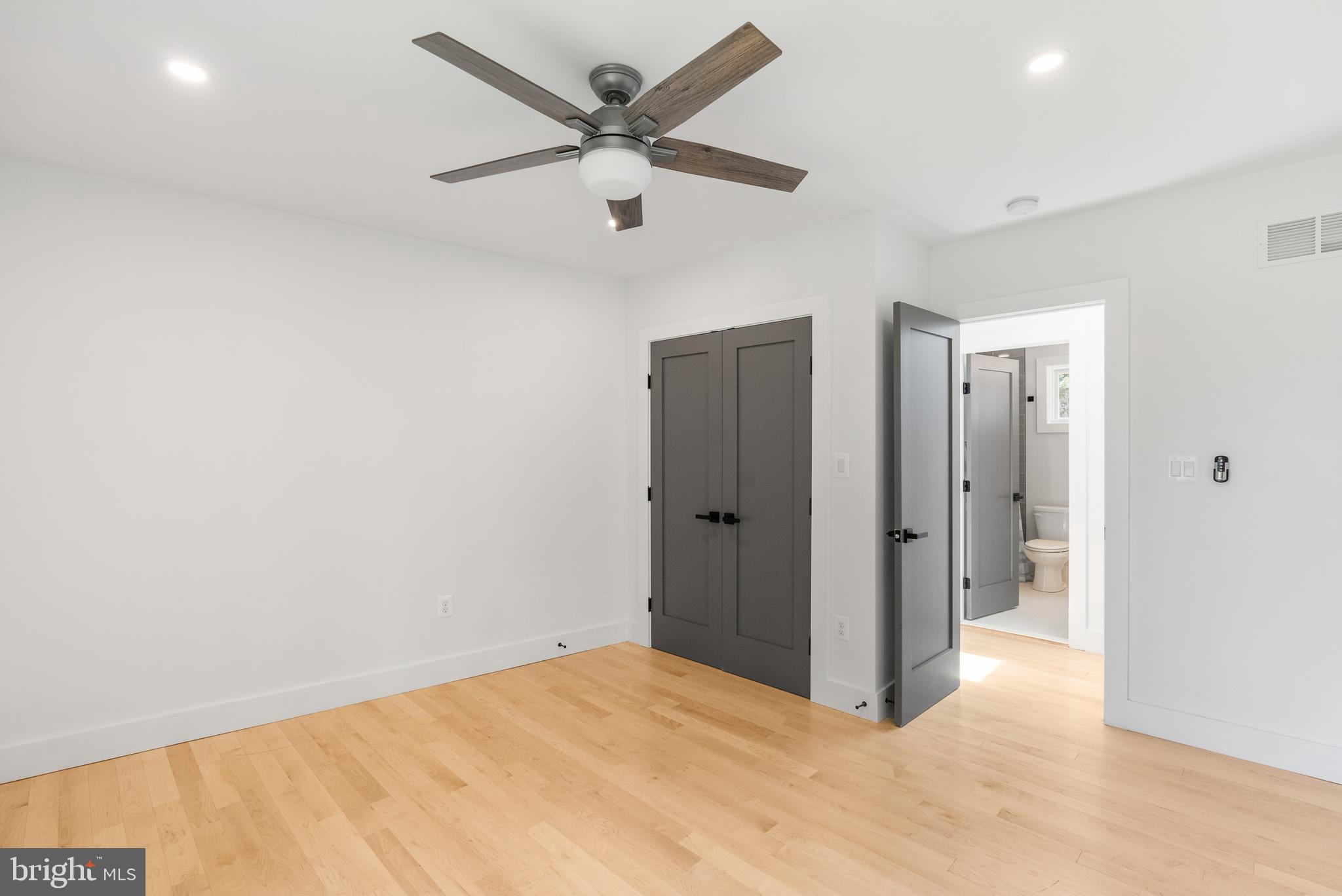 CAVESWOOD - Residential