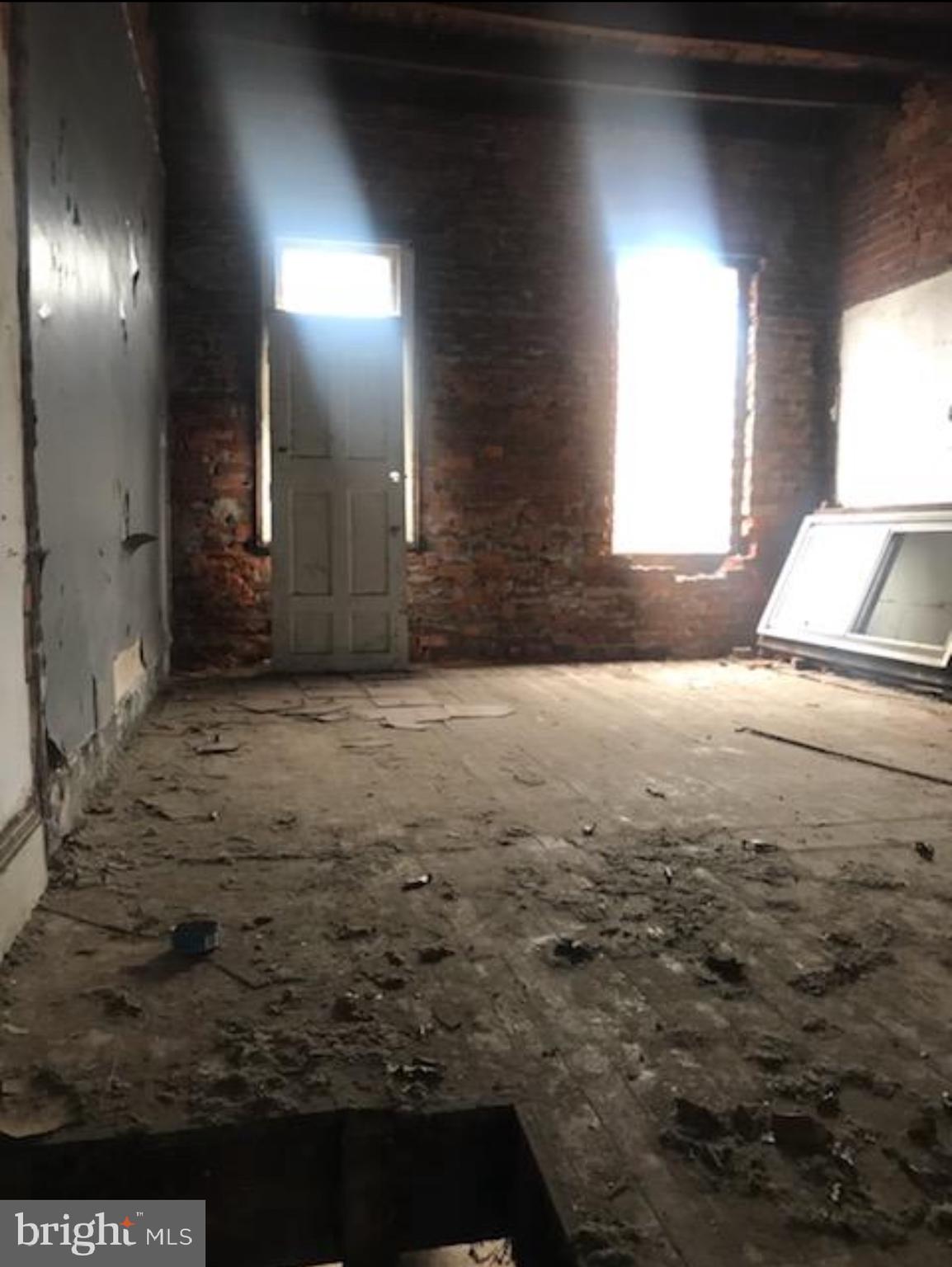 KENSINGTON - Residential