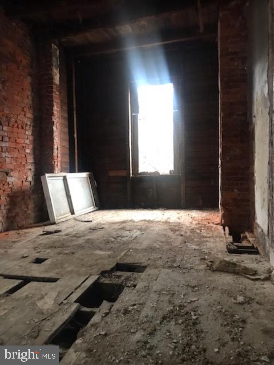 KENSINGTON - Residential